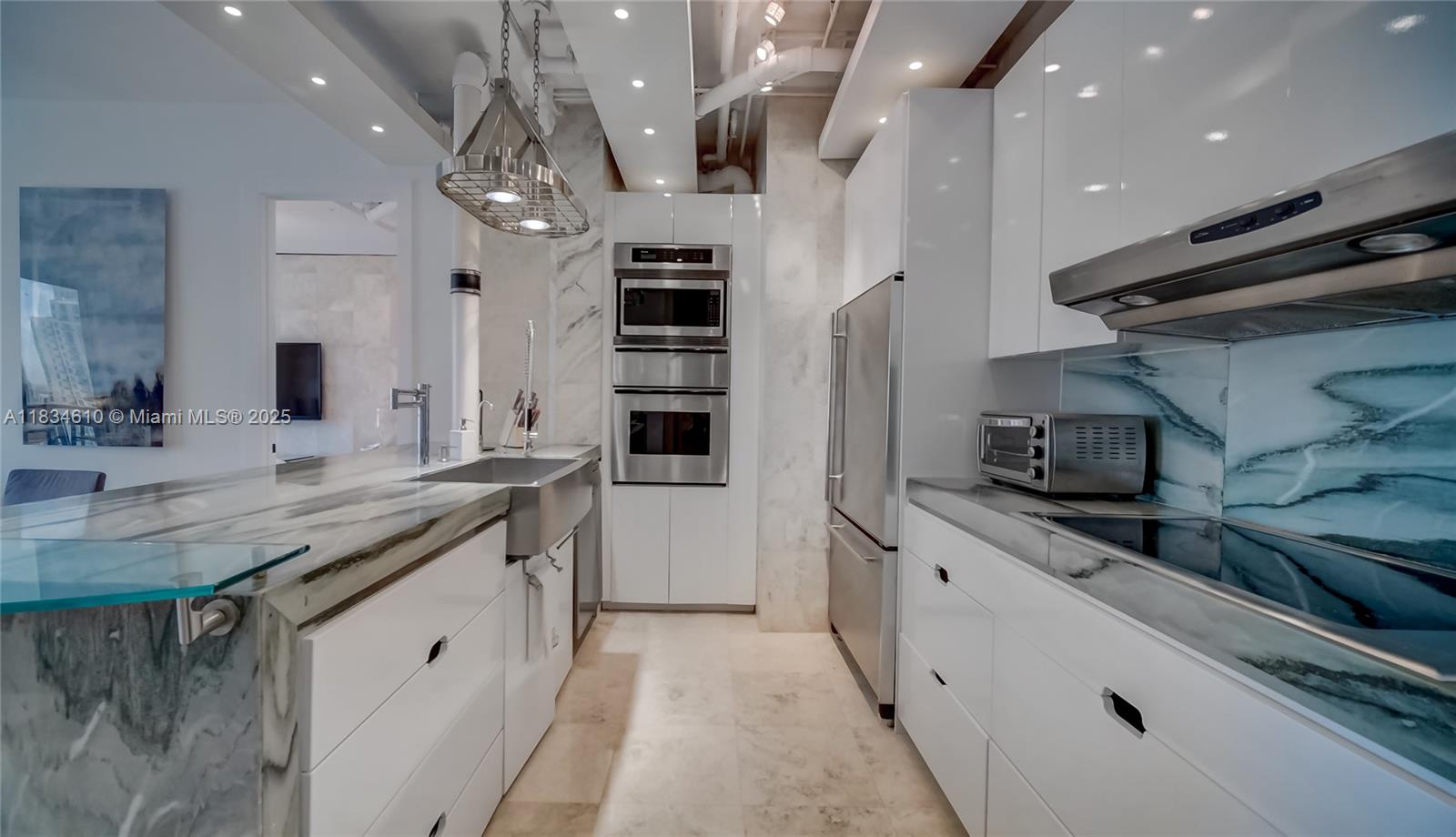 THE MARK ON BRICKELL COND - Residential Lease