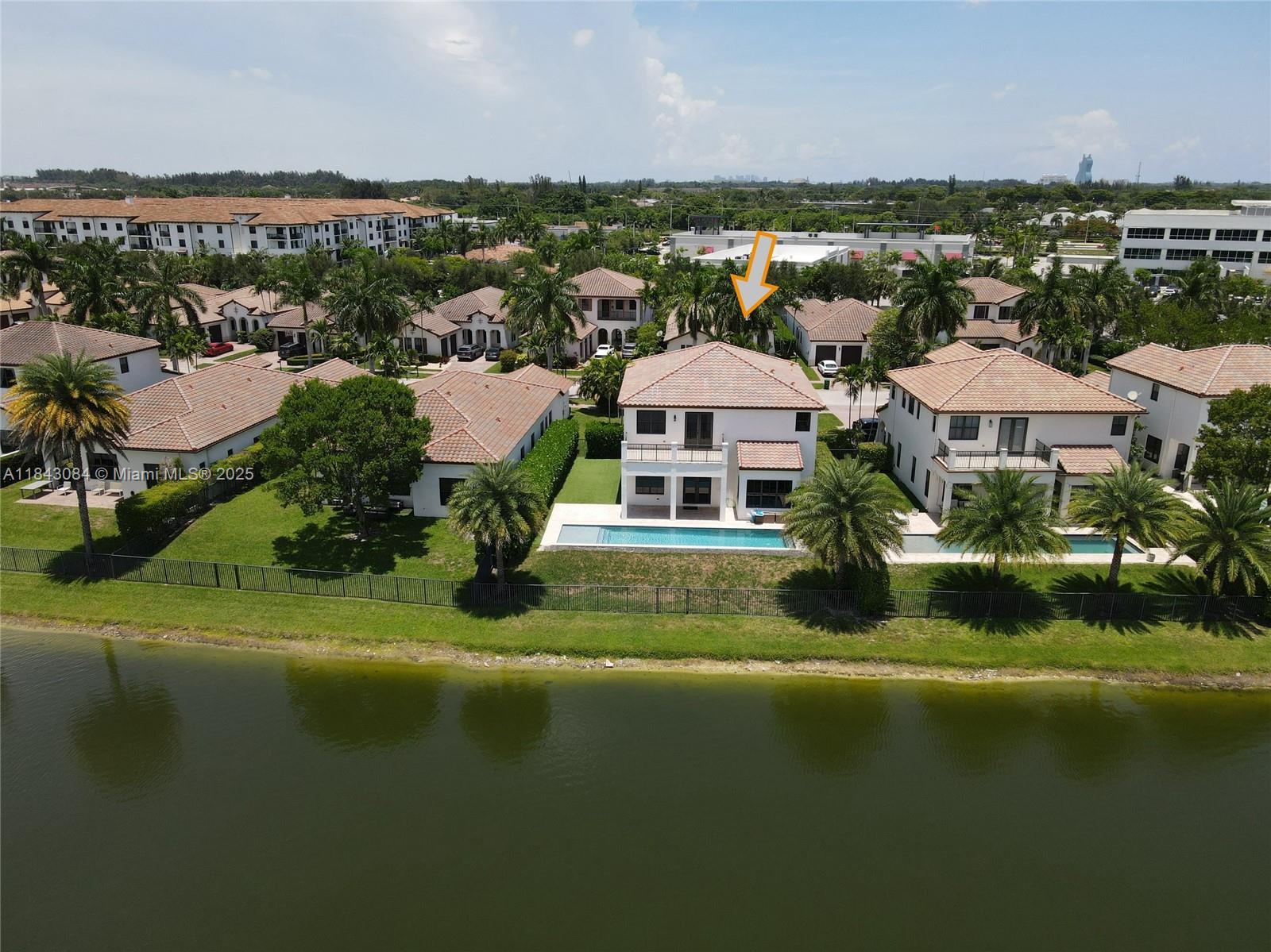 3696 NW 82nd Dr, Cooper City, FL, 33024/$1,395,000 4 3696 NW 82nd Dr