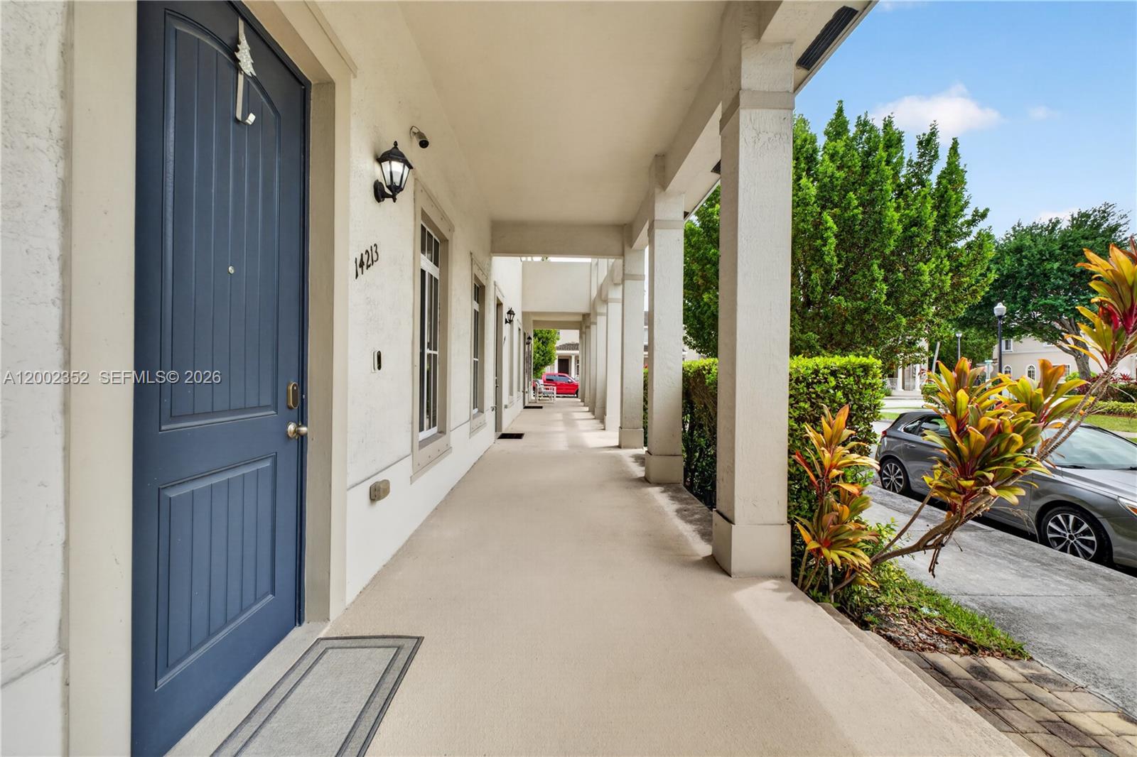 MANDARIN LAKES - Residential