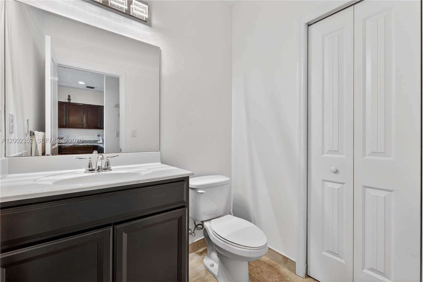 MANDARIN LAKES - Residential