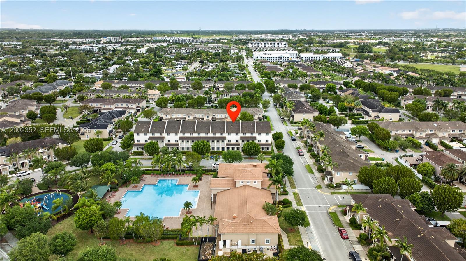 MANDARIN LAKES - Residential