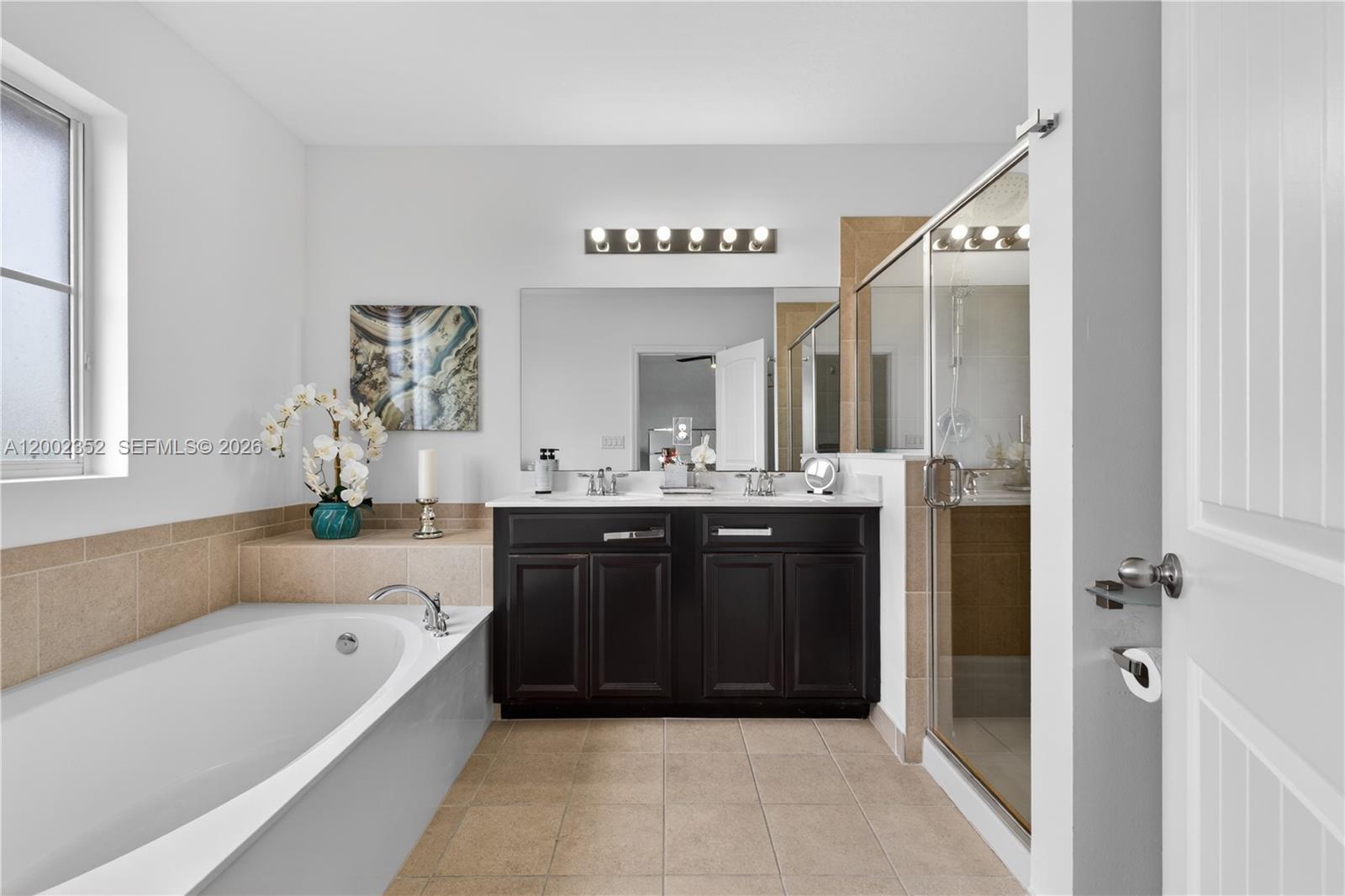 MANDARIN LAKES - Residential