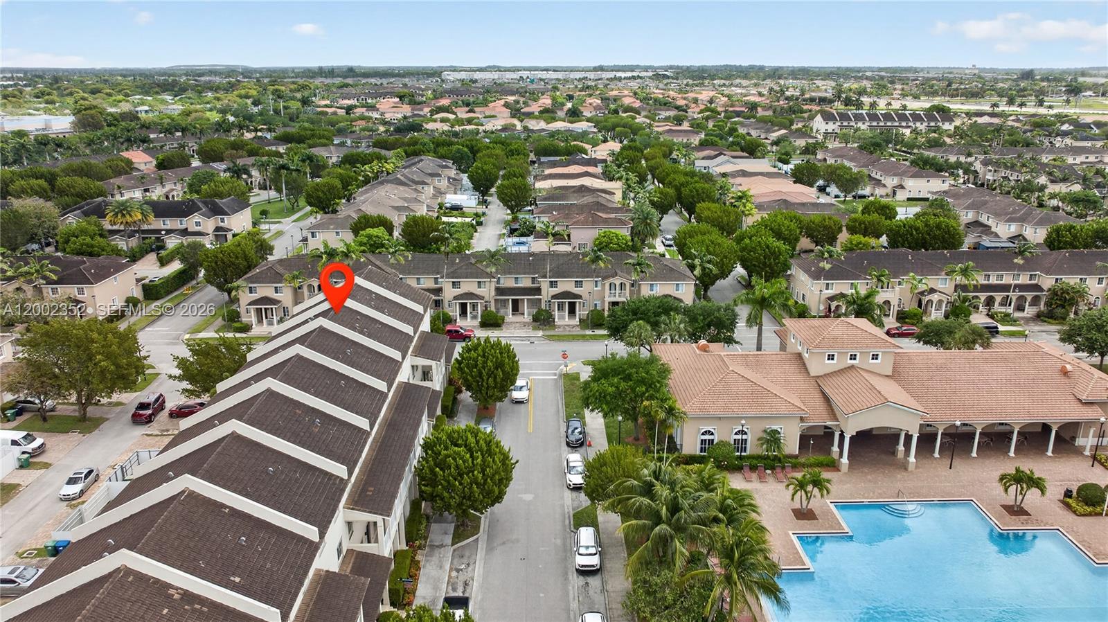 MANDARIN LAKES - Residential