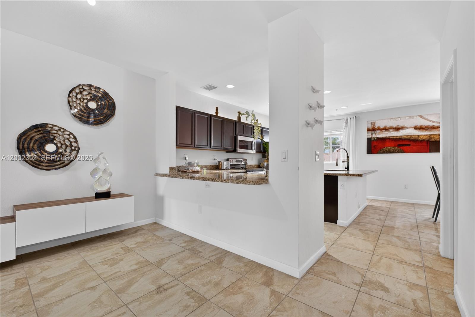 MANDARIN LAKES - Residential