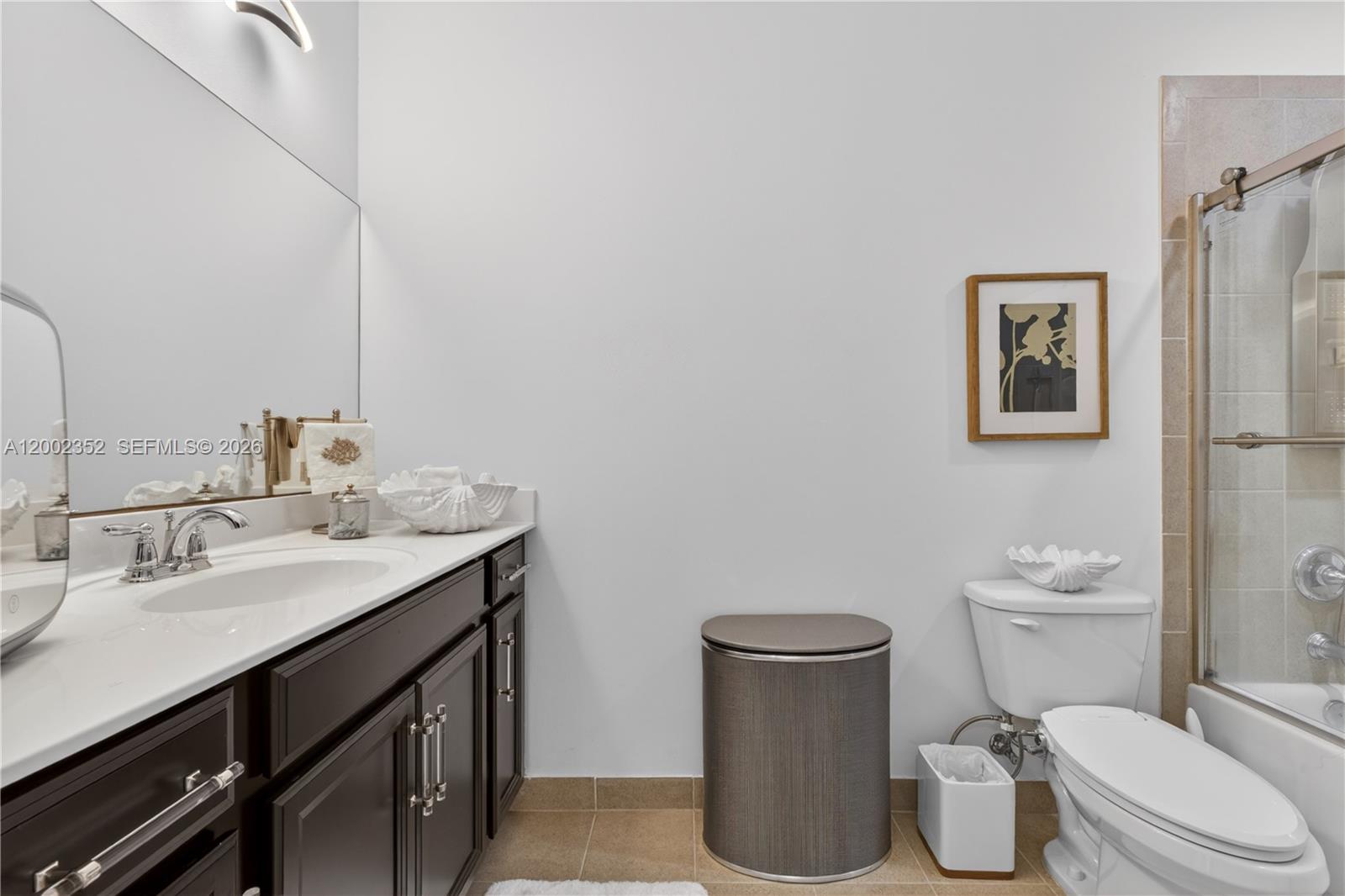 MANDARIN LAKES - Residential