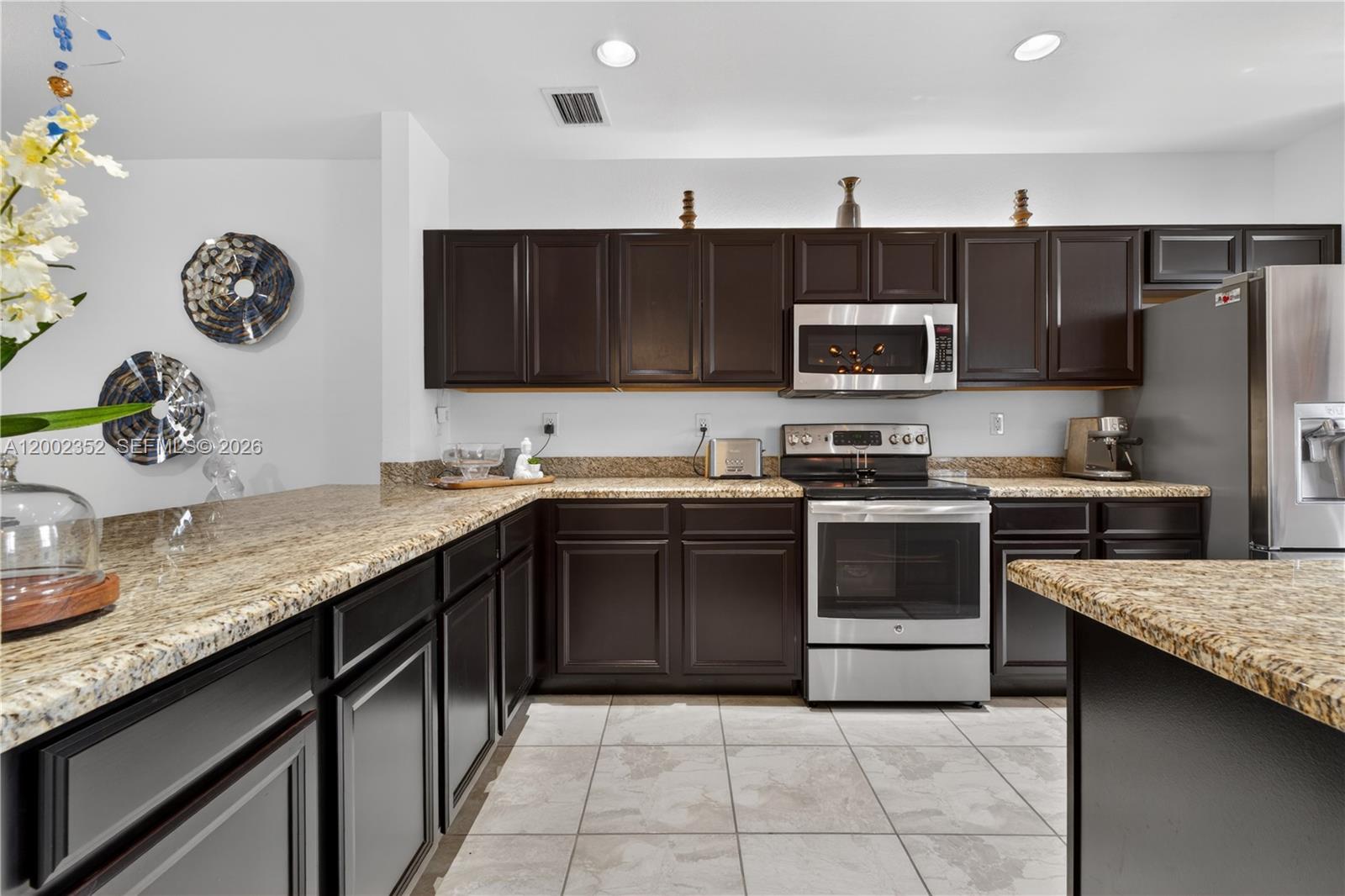 MANDARIN LAKES - Residential