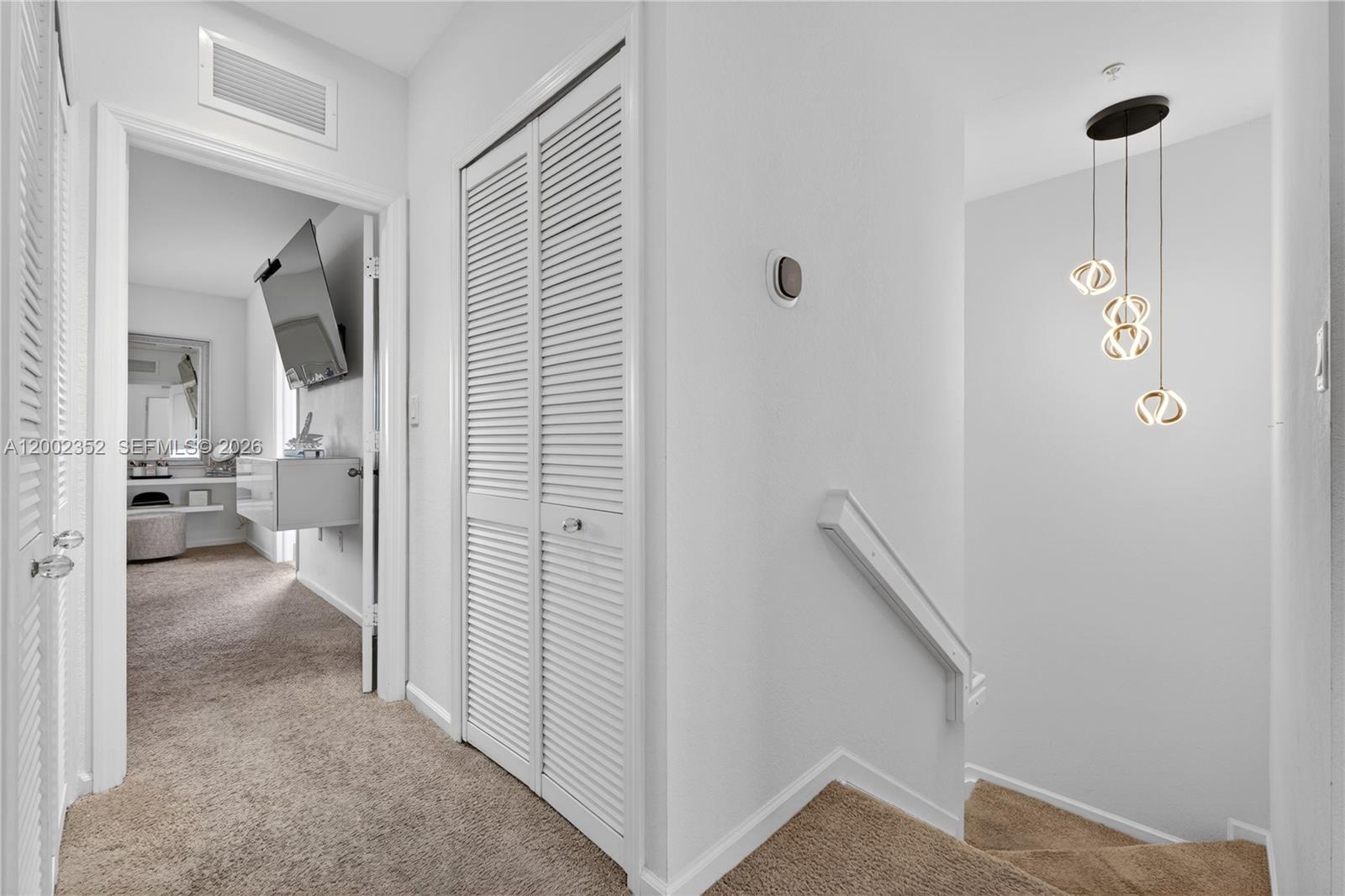 MANDARIN LAKES - Residential