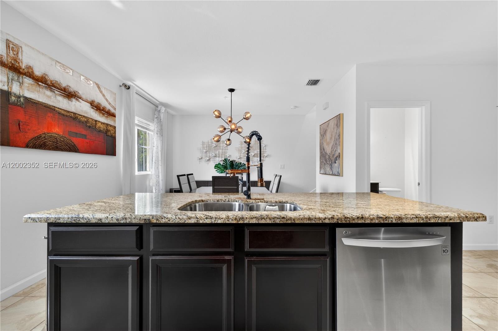 MANDARIN LAKES - Residential