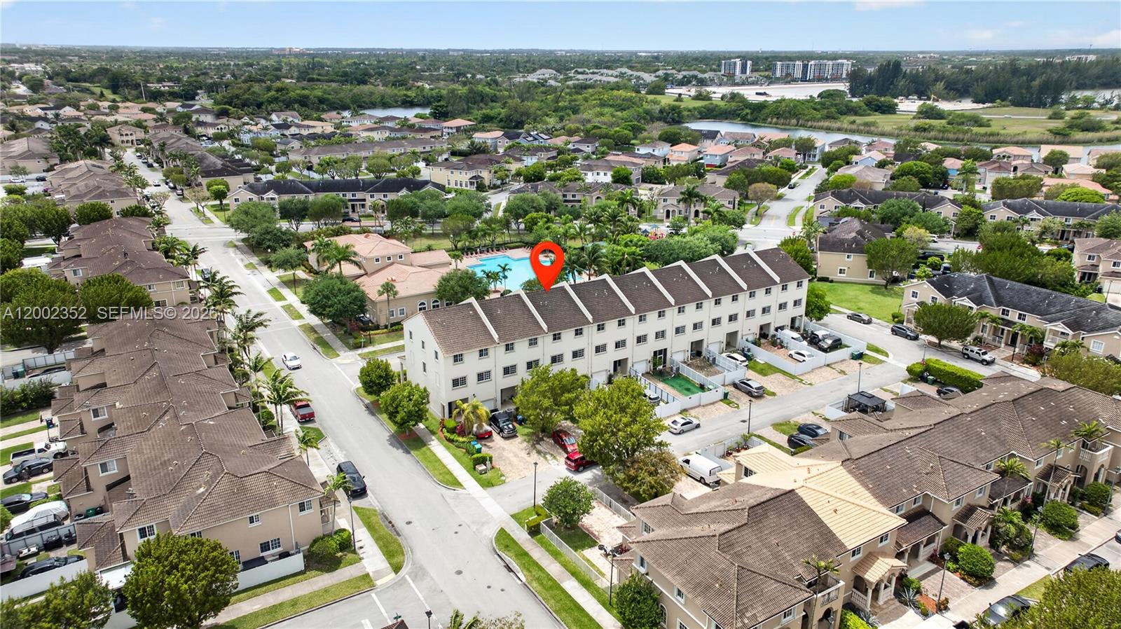 MANDARIN LAKES - Residential