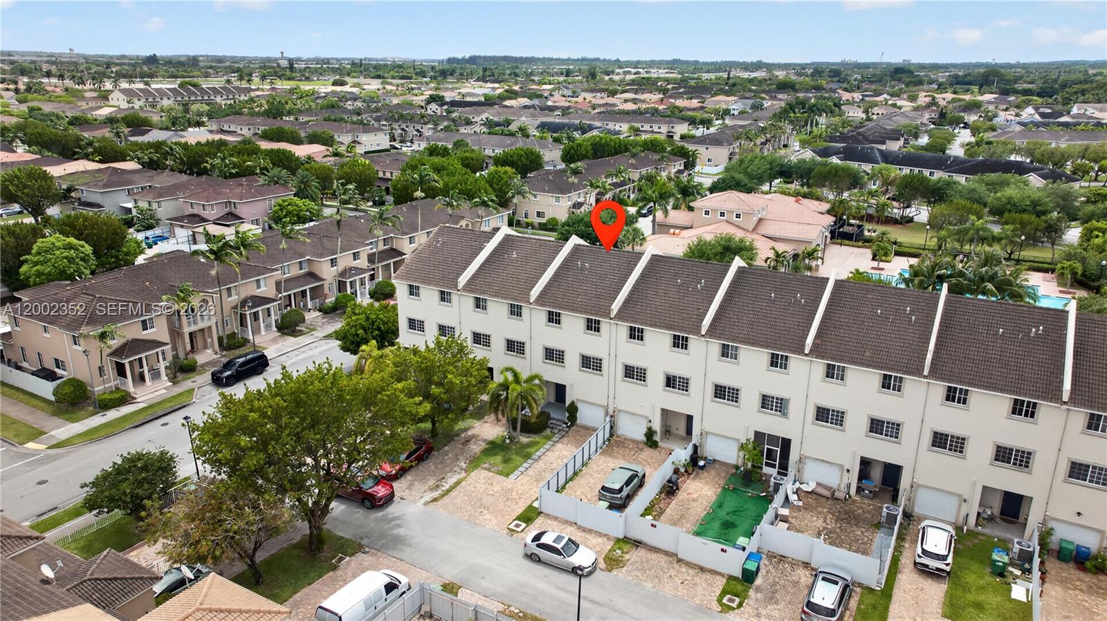 MANDARIN LAKES - Residential