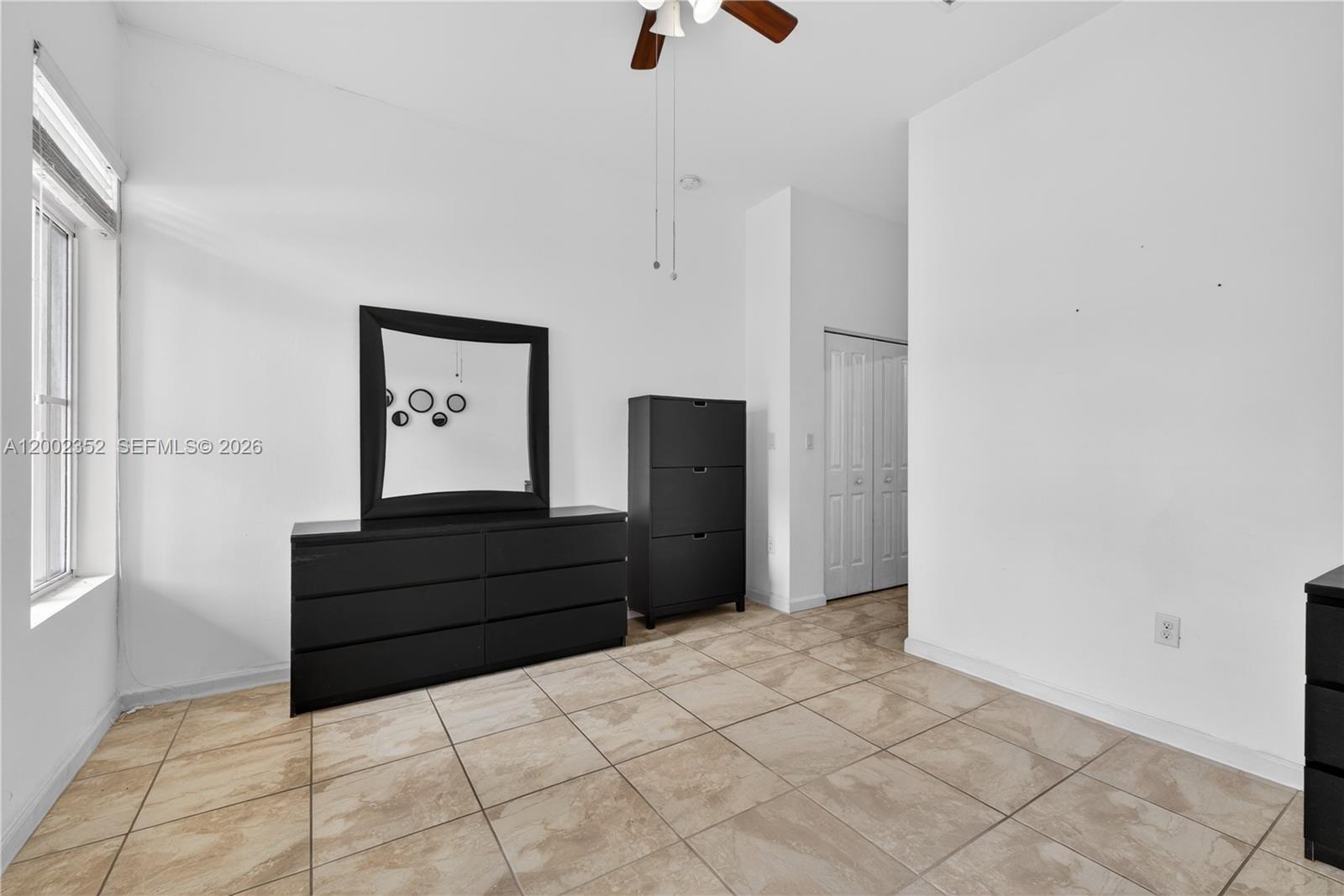 MANDARIN LAKES - Residential