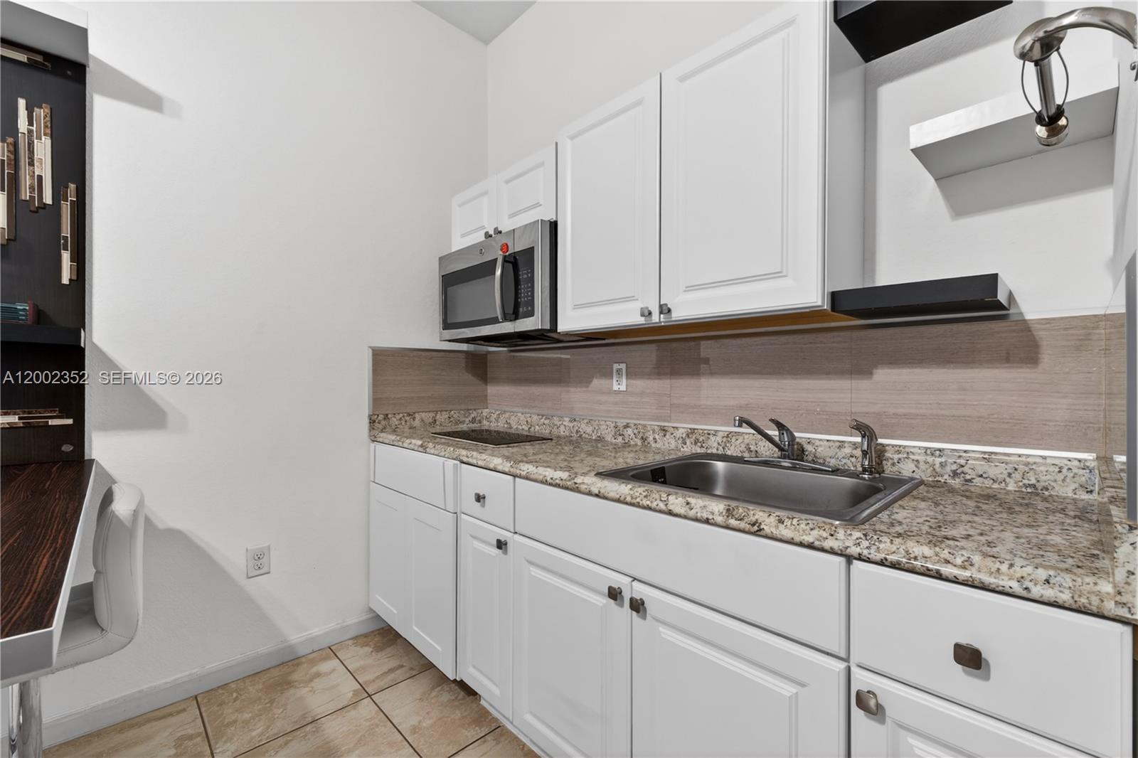 MANDARIN LAKES - Residential