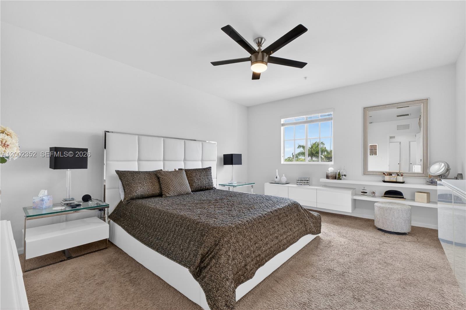 MANDARIN LAKES - Residential