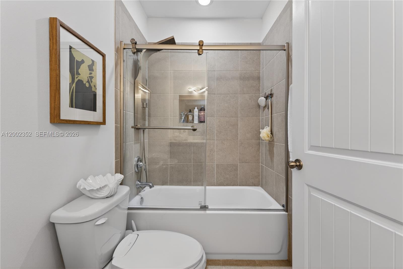 MANDARIN LAKES - Residential