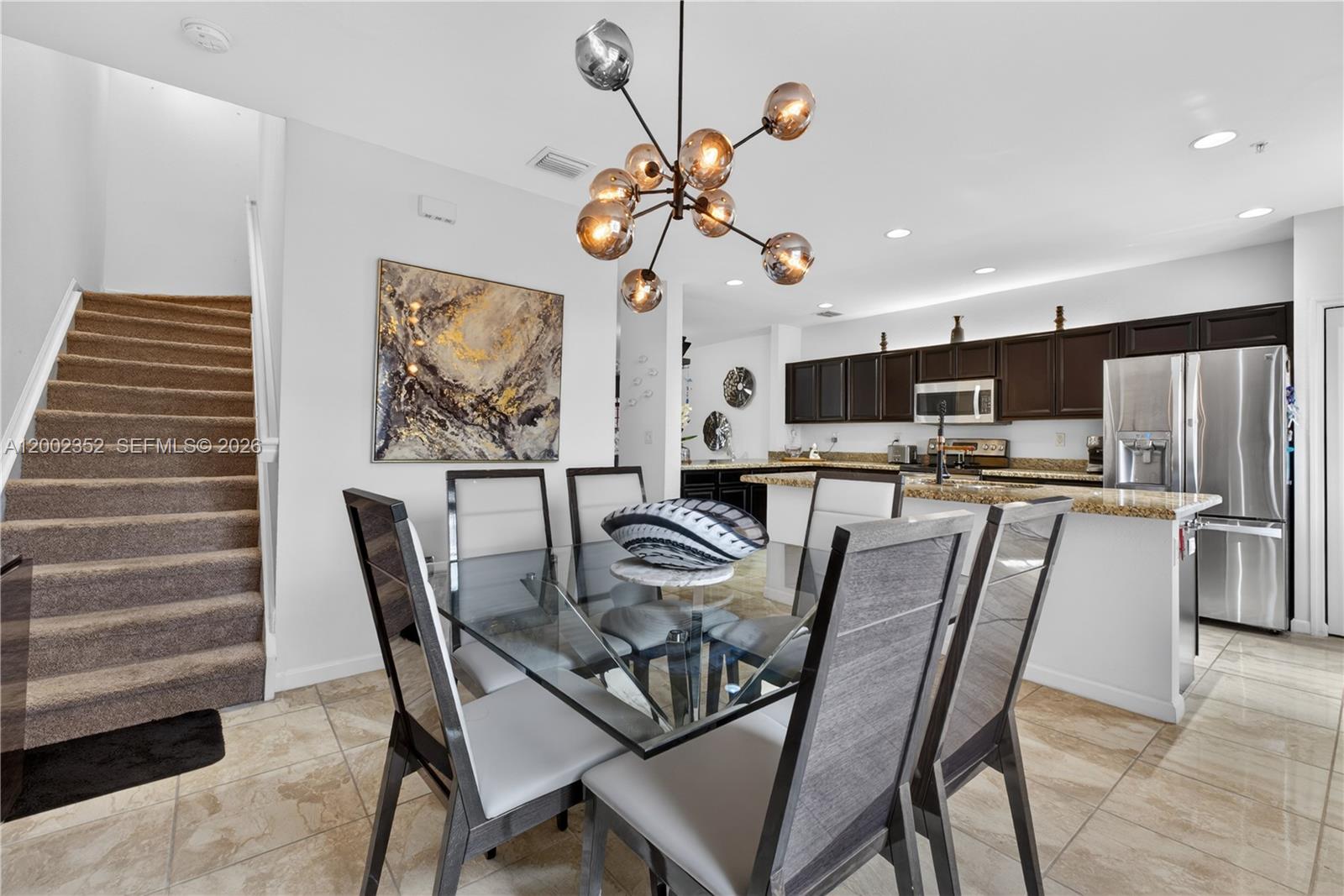 MANDARIN LAKES - Residential