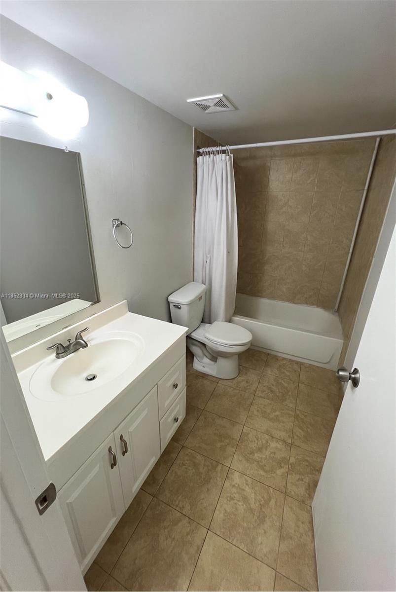 9686 Fontainebleau Blvd 402