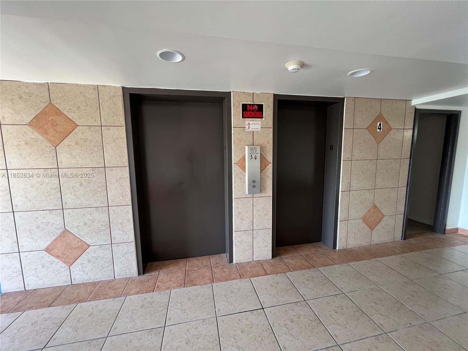 GOLFVIEW CL FONTAINEBLEAU - Residential