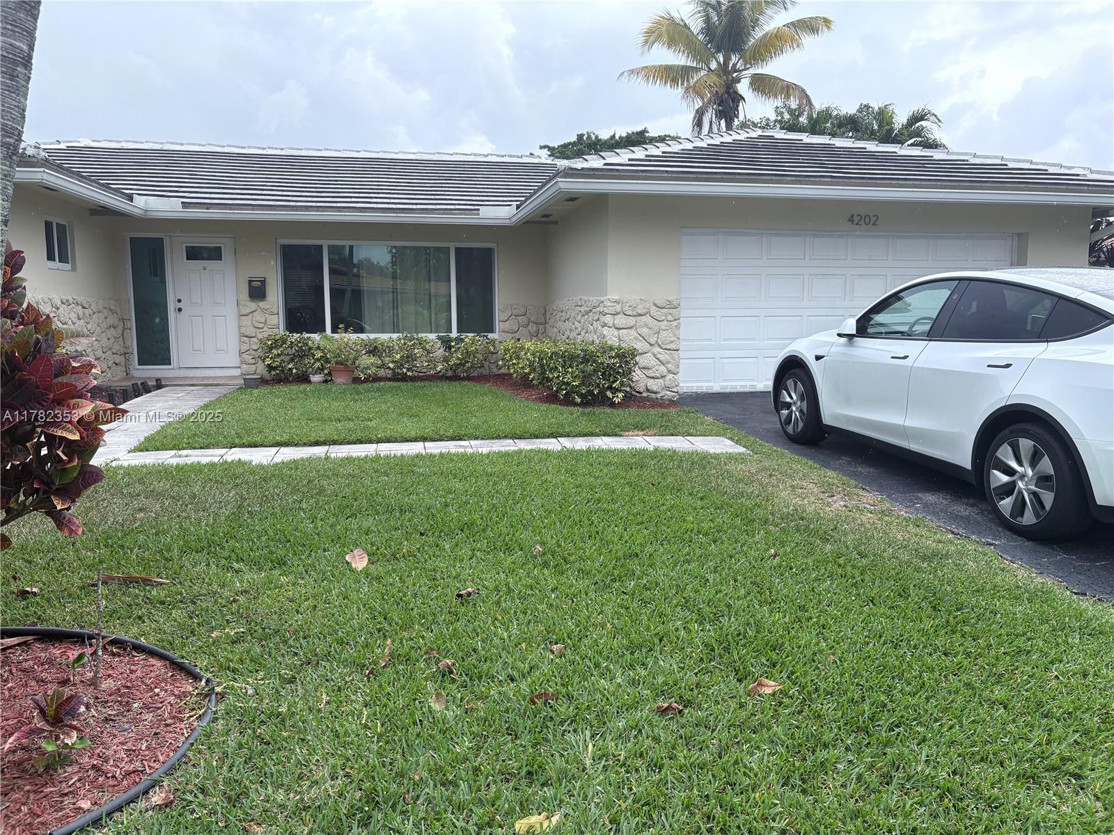 Rental Property at 4202 Nw 76th Ave, Coral Springs, Broward County, Florida - Bedrooms: 3 
Bathrooms: 2  - $3,600 MO.