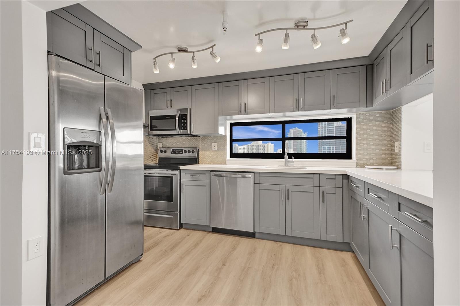 INDIAN CREEK CL MARINA CO - Residential