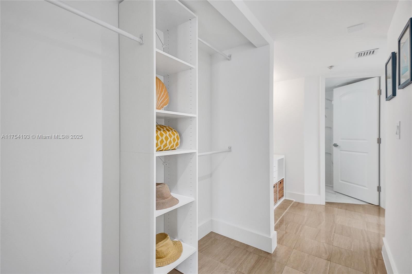 INDIAN CREEK CL MARINA CO - Residential