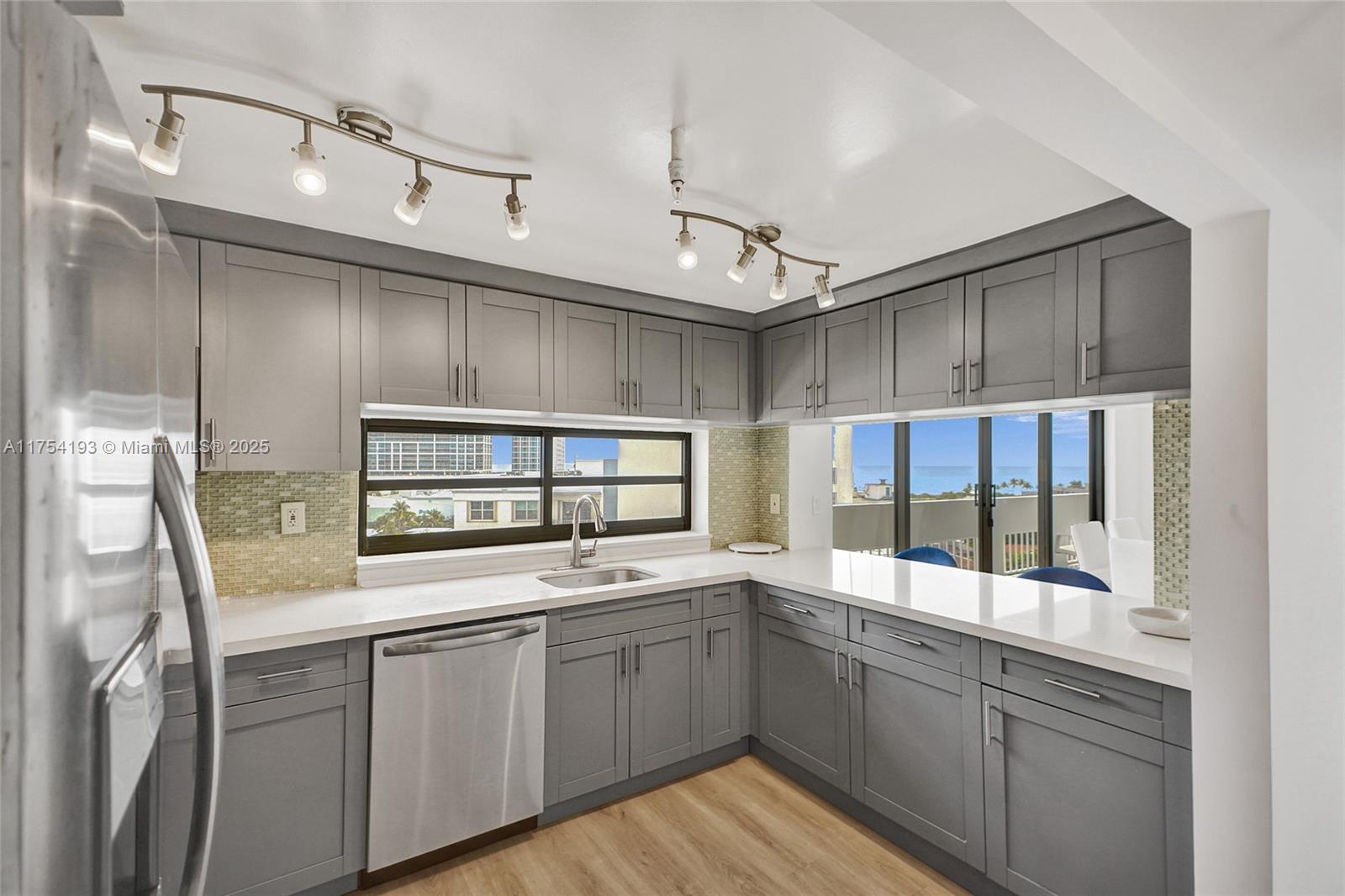 INDIAN CREEK CL MARINA CO - Residential