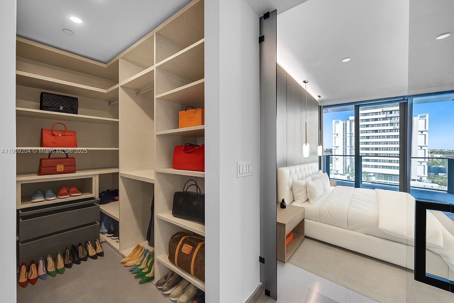 RISE CONDO - Residential