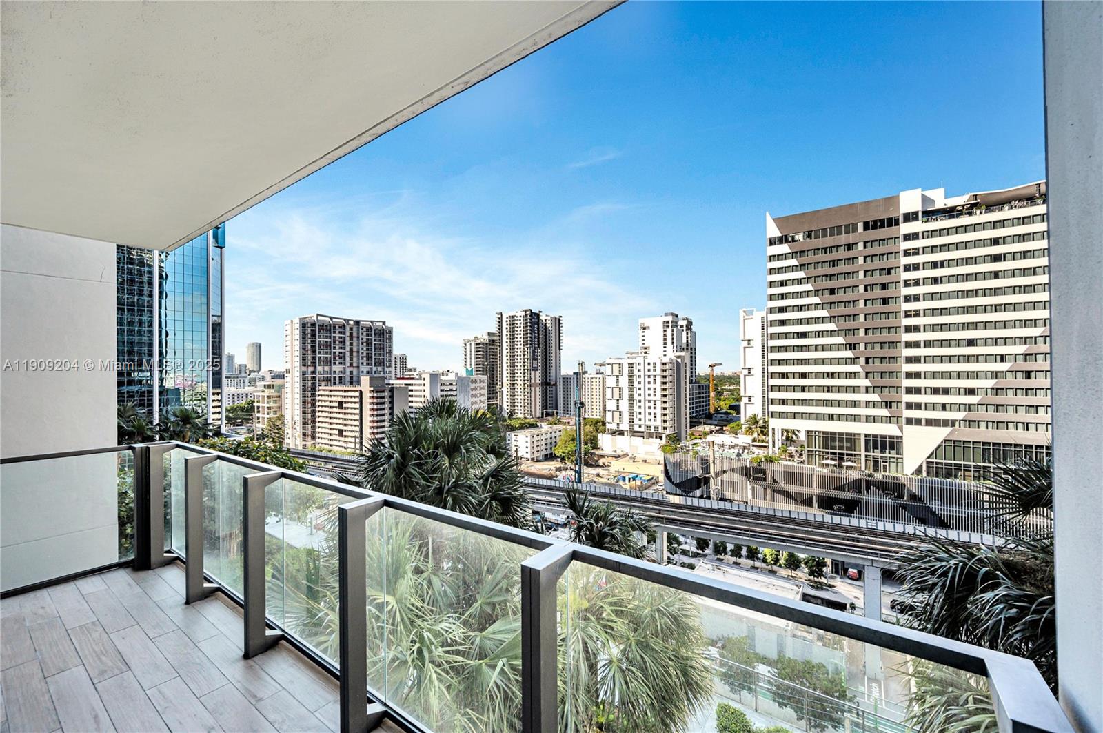 RISE CONDO - Residential