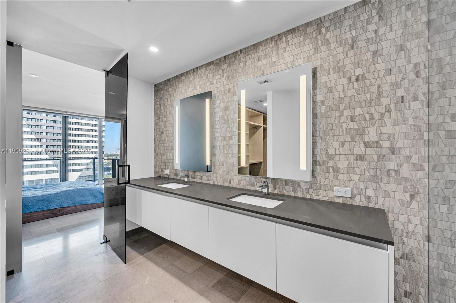 RISE CONDO - Residential