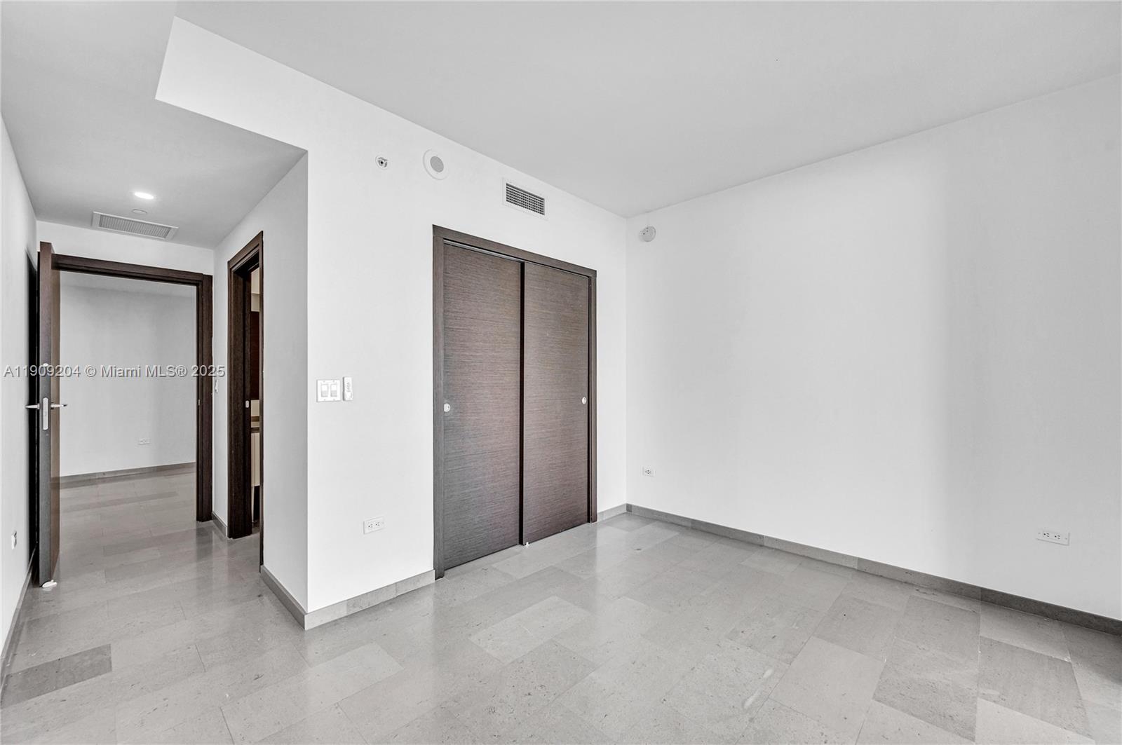 RISE CONDO - Residential