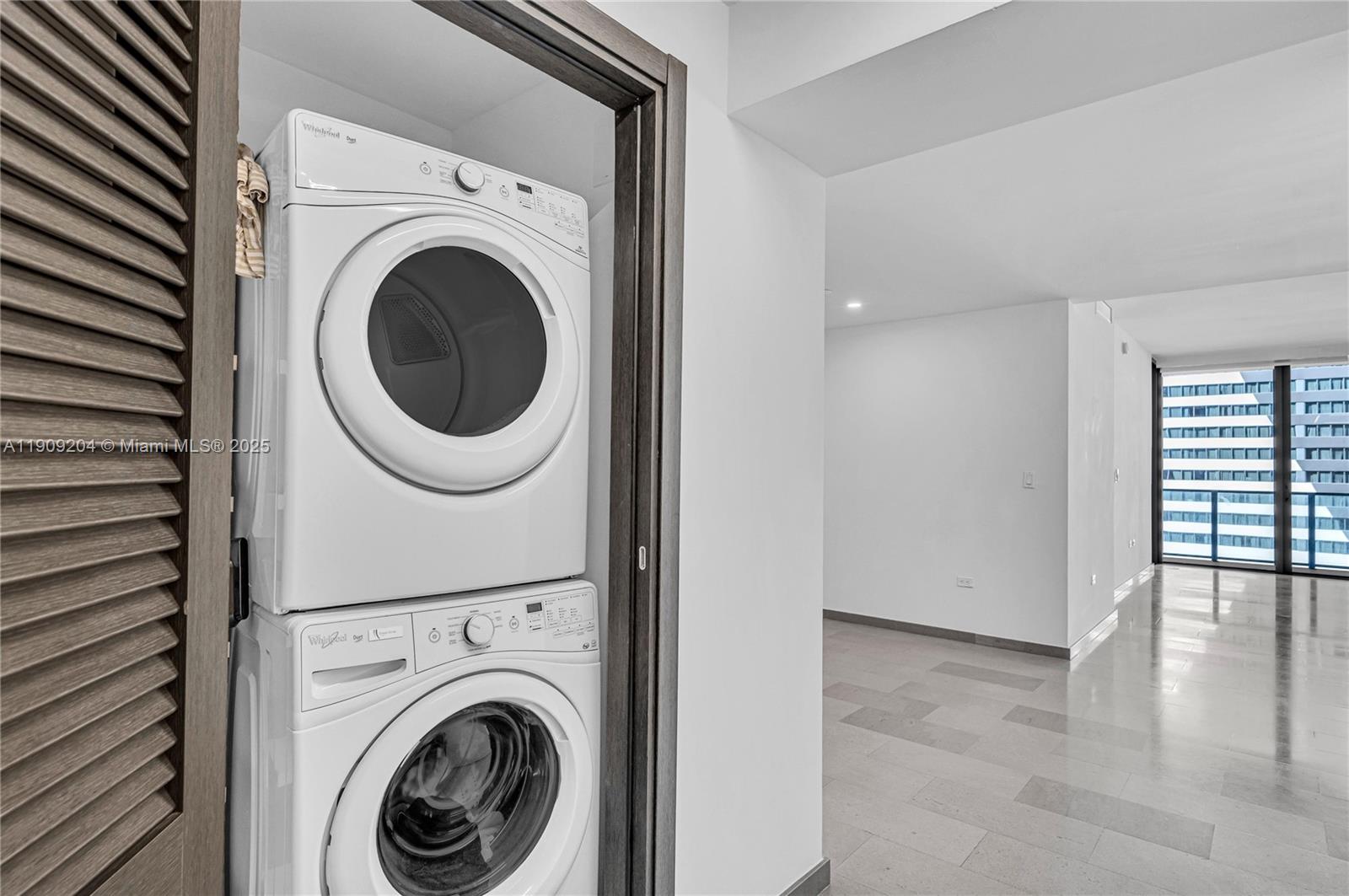 RISE CONDO - Residential