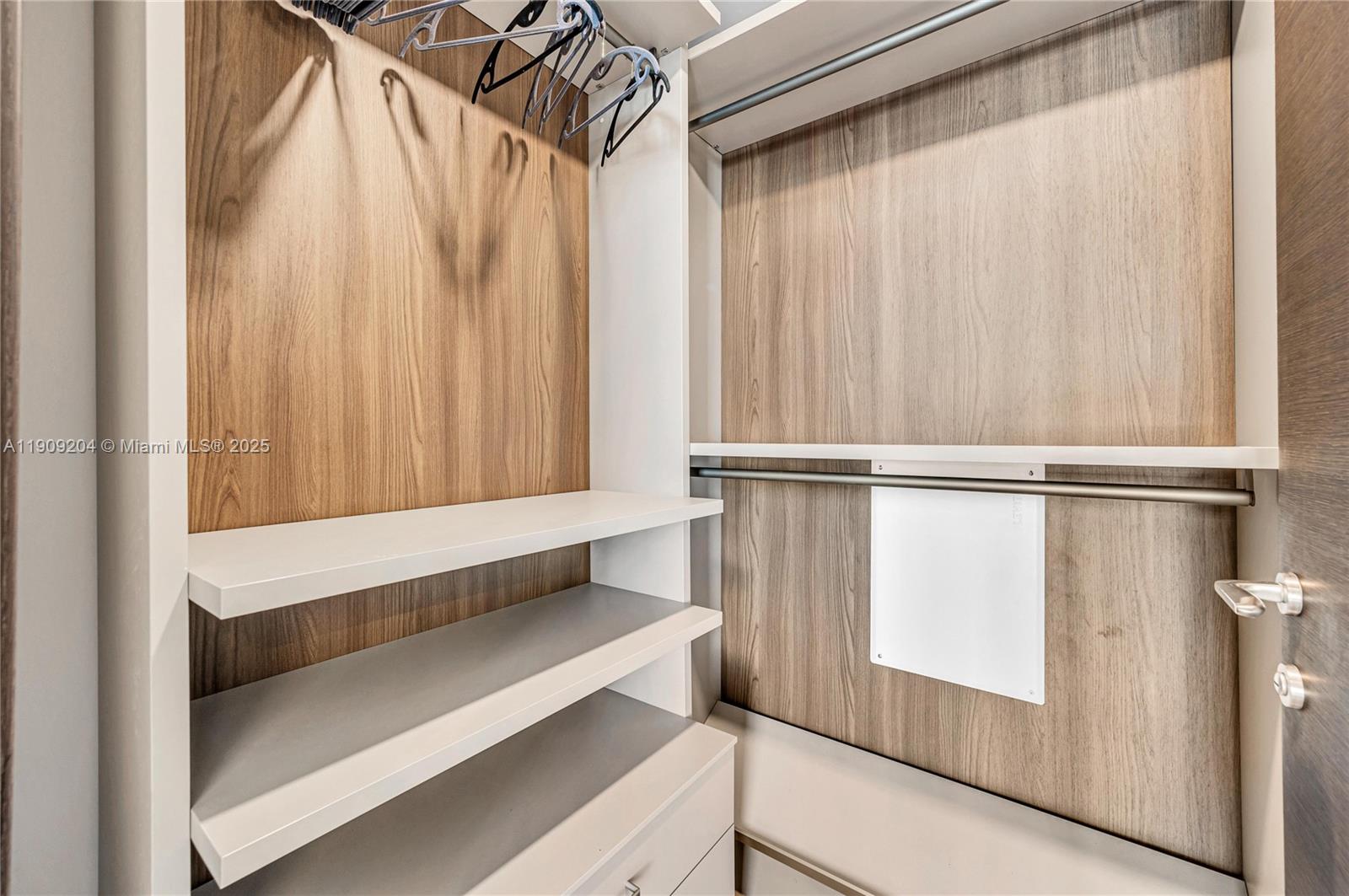 RISE CONDO - Residential