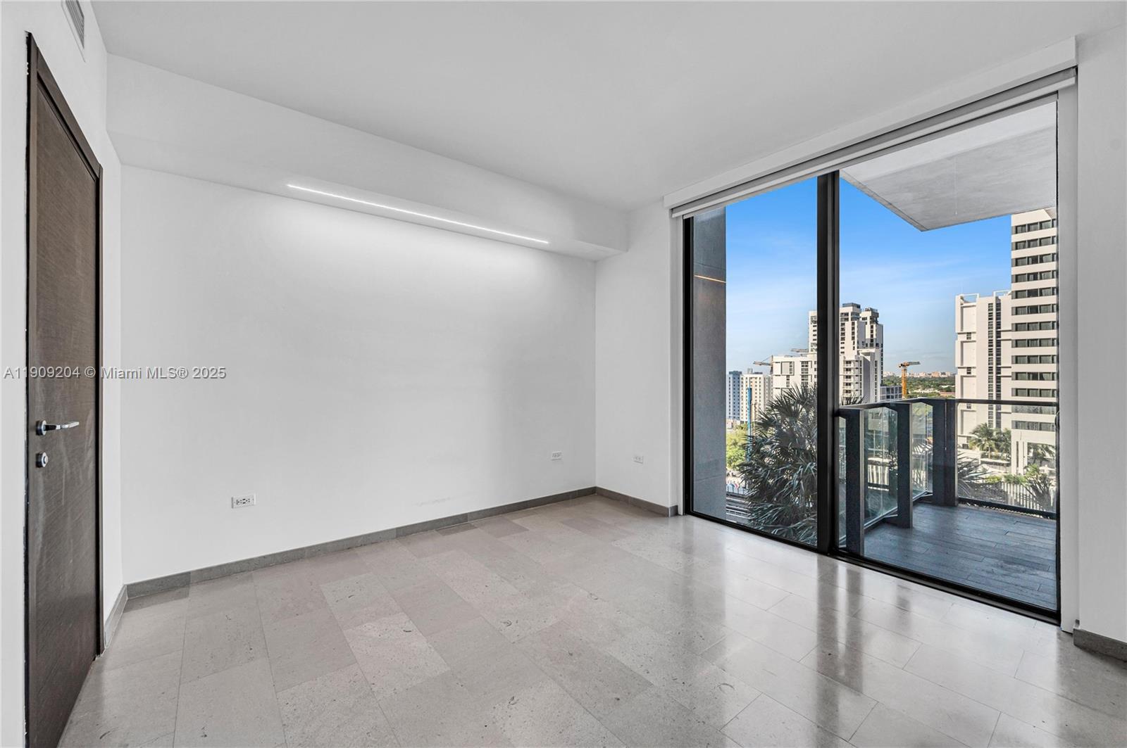 RISE CONDO - Residential