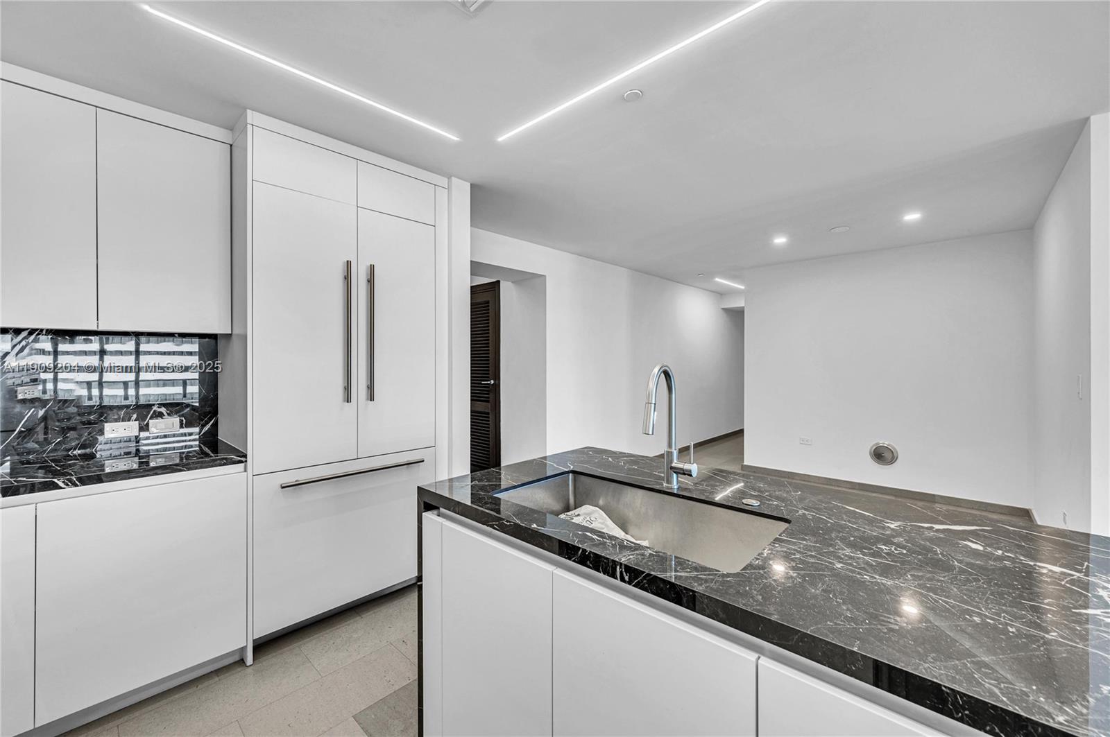 RISE CONDO - Residential