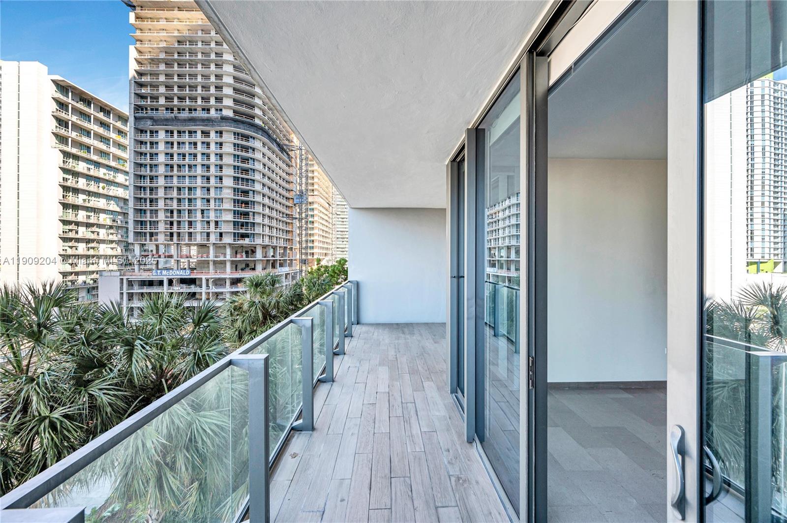 RISE CONDO - Residential