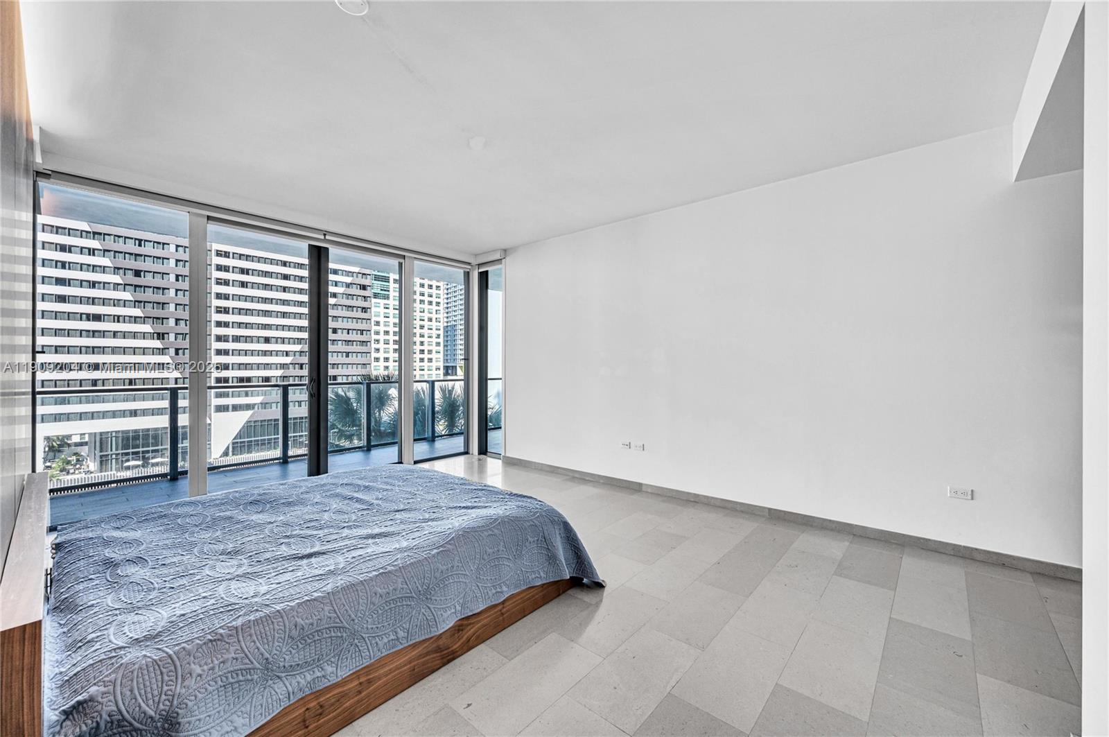 RISE CONDO - Residential