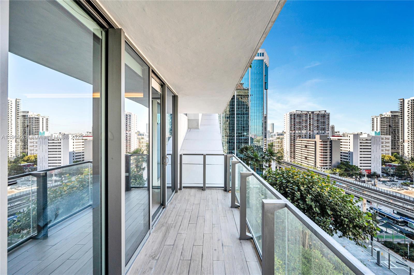 RISE CONDO - Residential