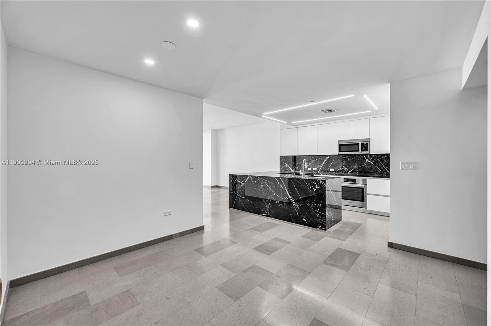 RISE CONDO - Residential