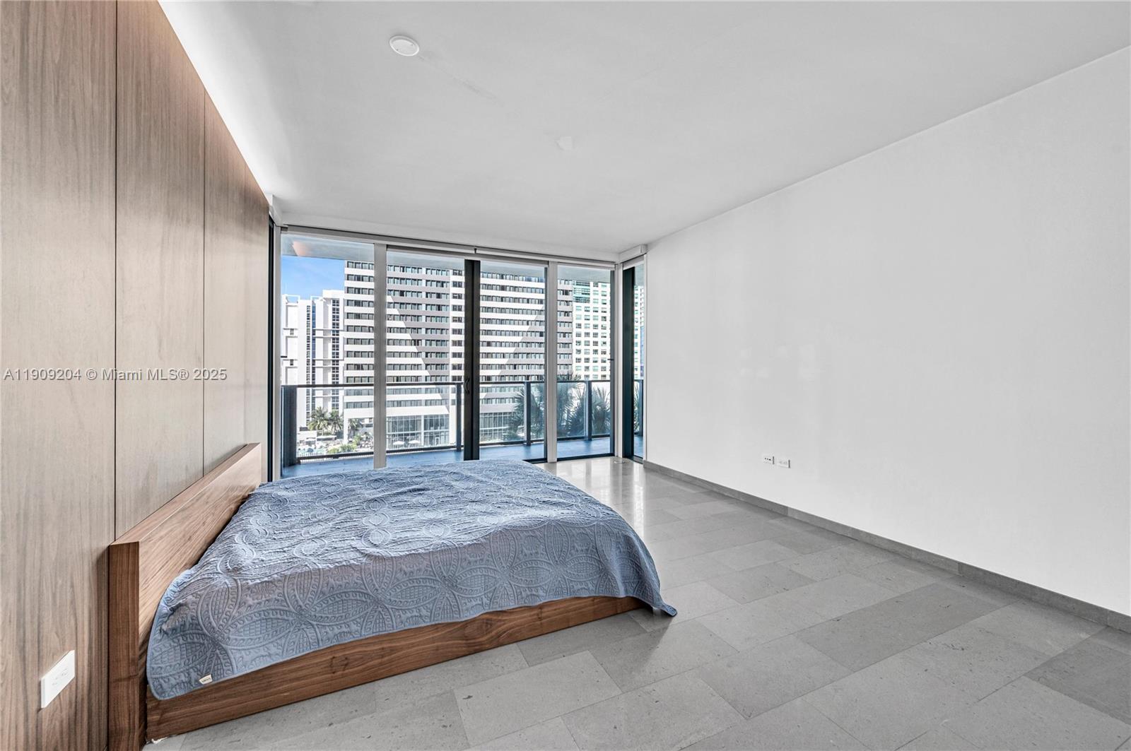 RISE CONDO - Residential