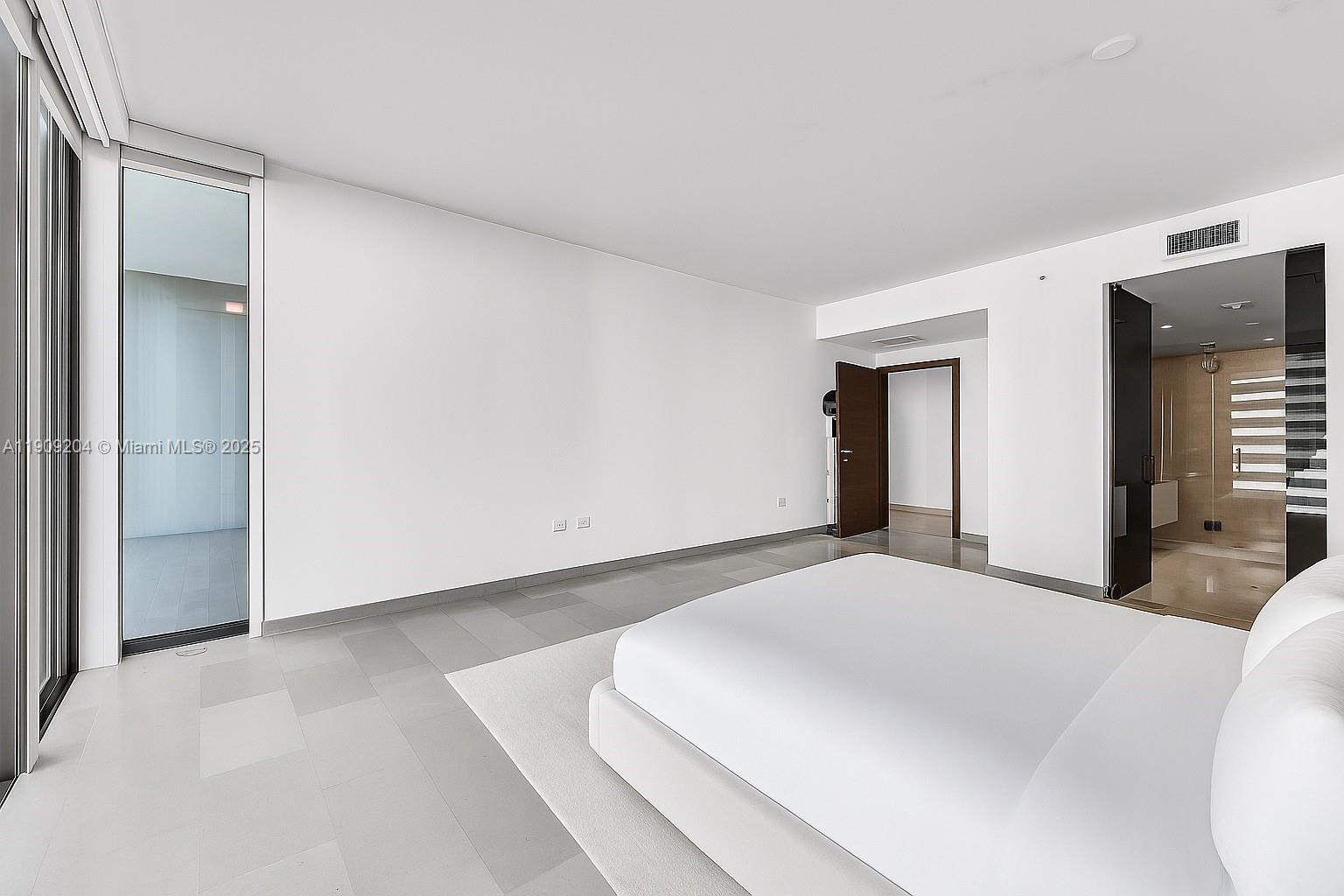 RISE CONDO - Residential