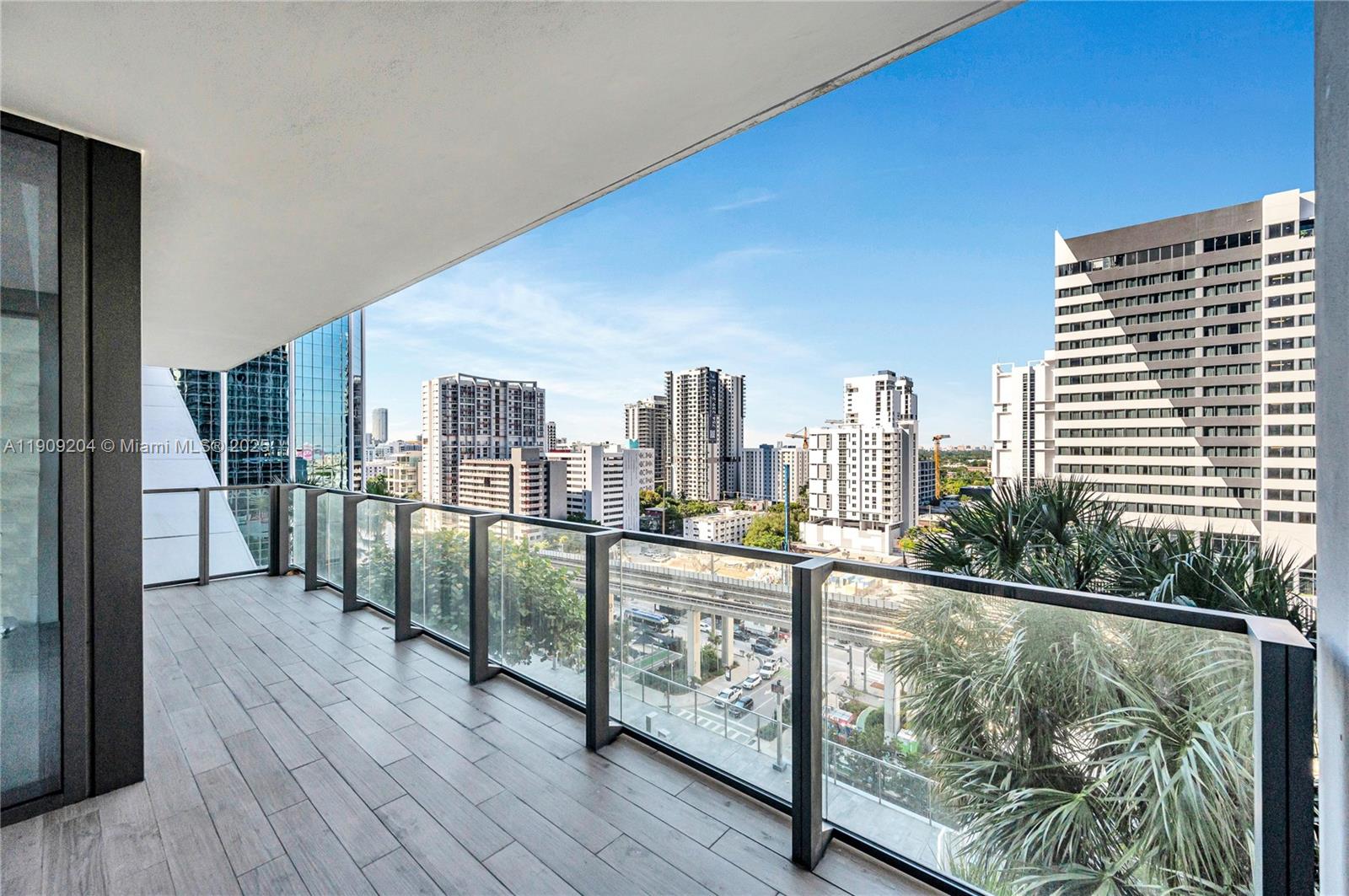 RISE CONDO - Residential