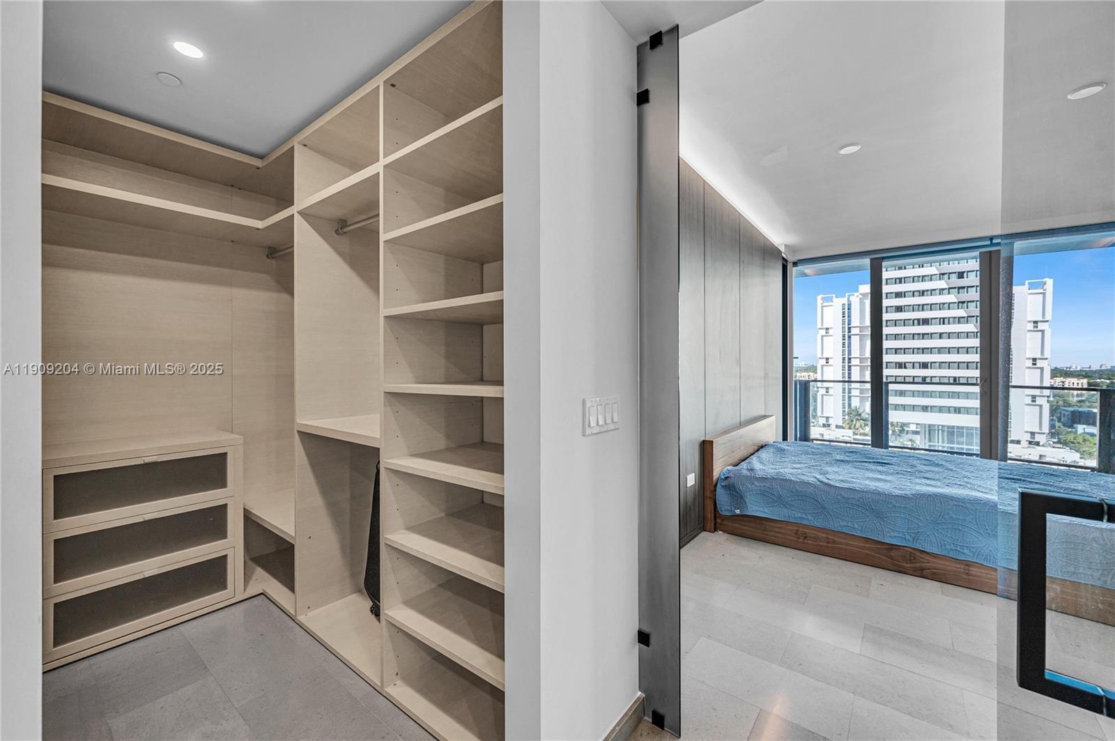 RISE CONDO - Residential