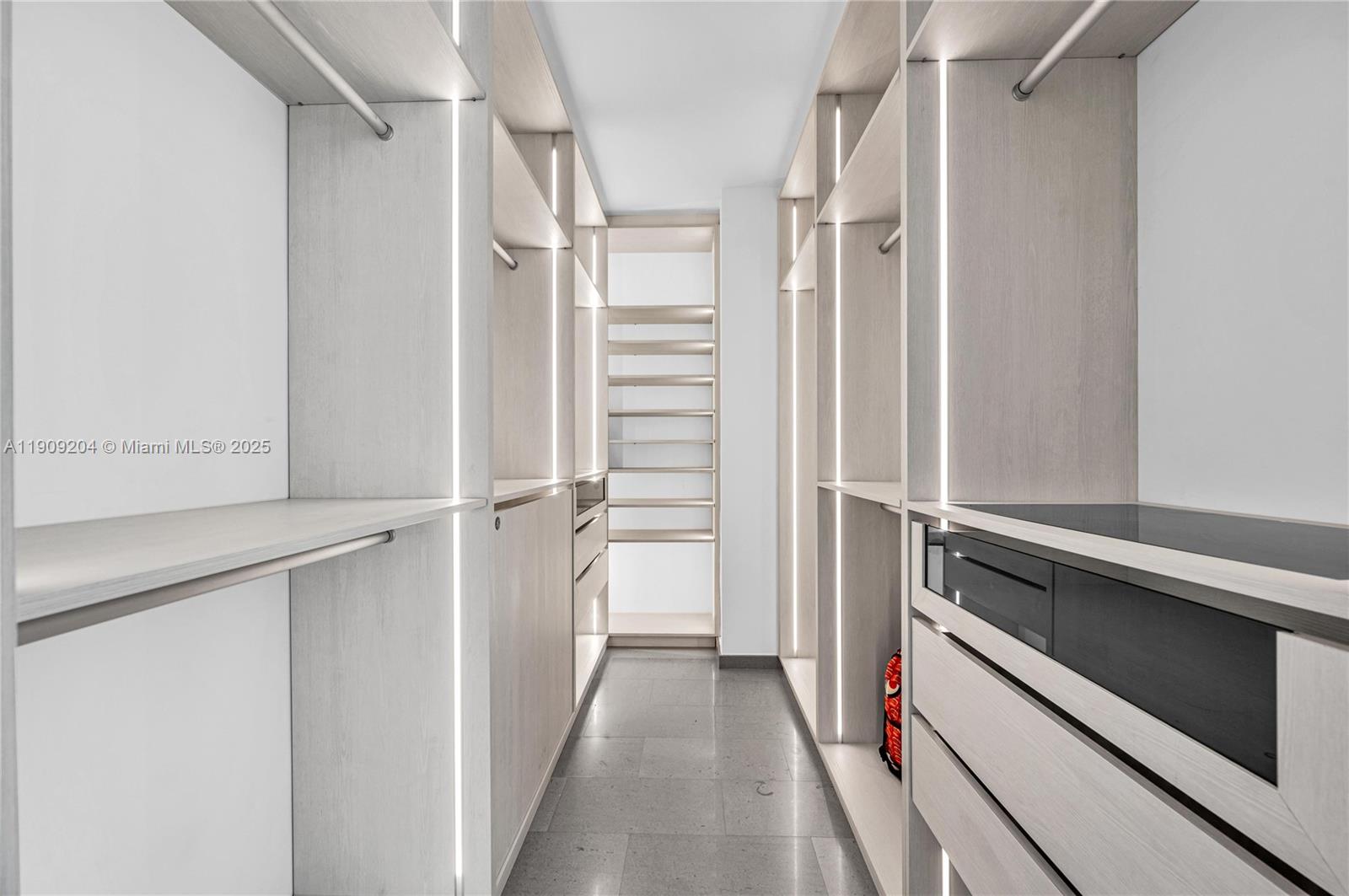 RISE CONDO - Residential