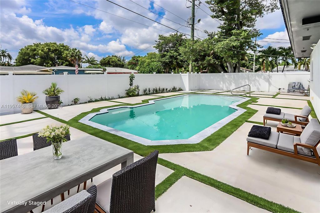 Photo of 1110 S 14th Ave #1110, Hollywood, FL 33020 (MLS # A11957488)