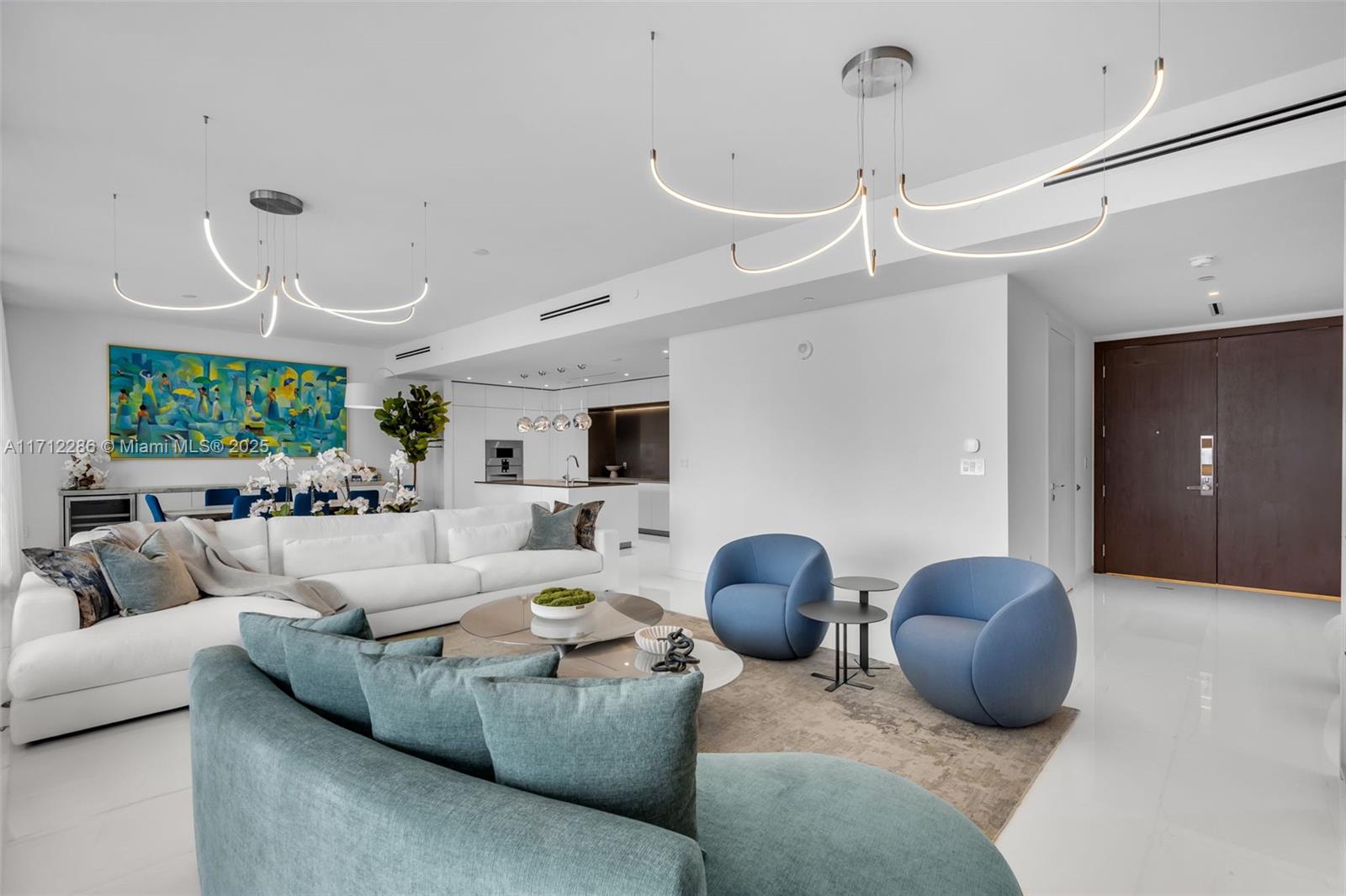 ASTON MARTIN CONDO - Residential