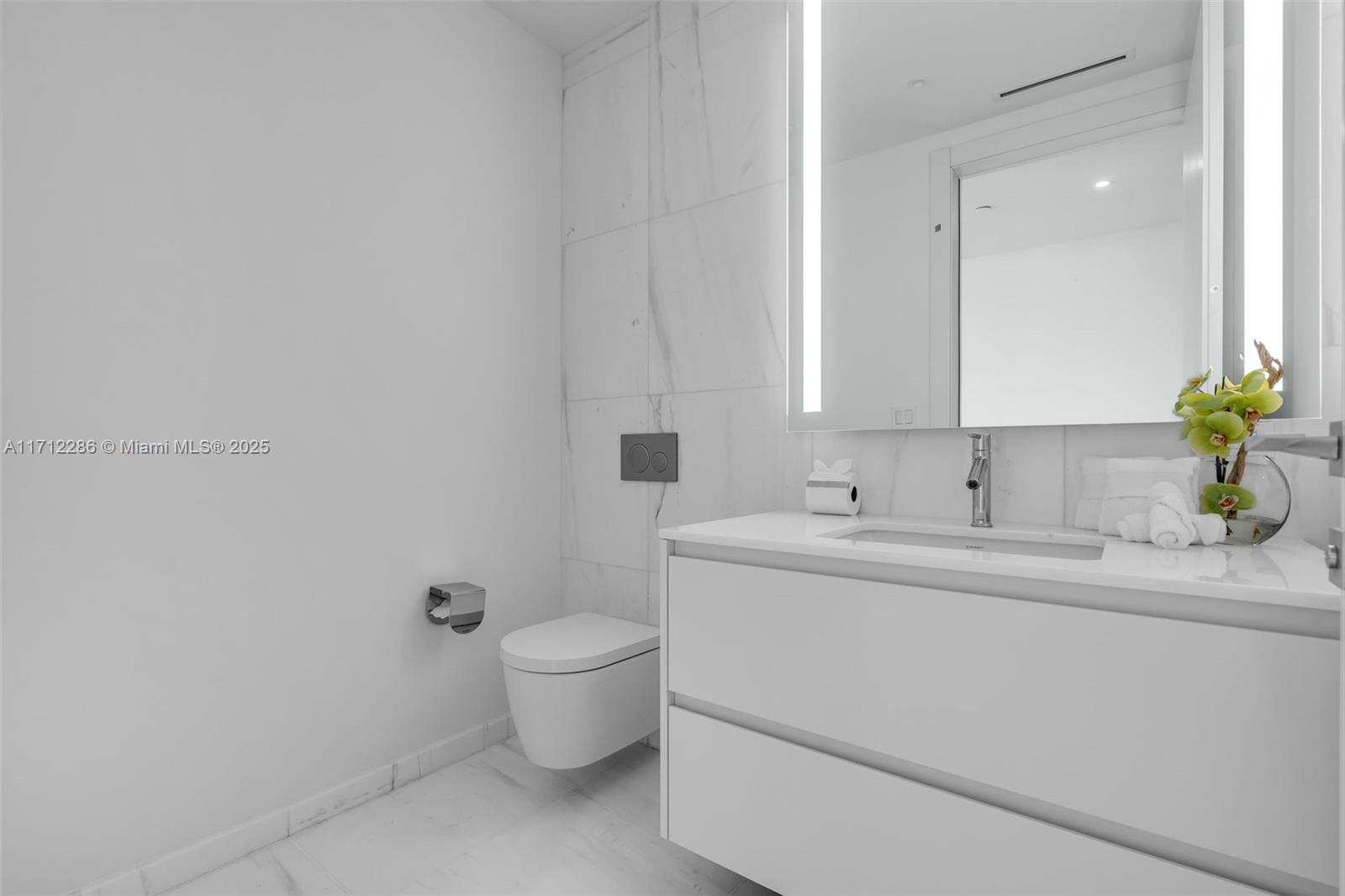 ASTON MARTIN CONDO - Residential