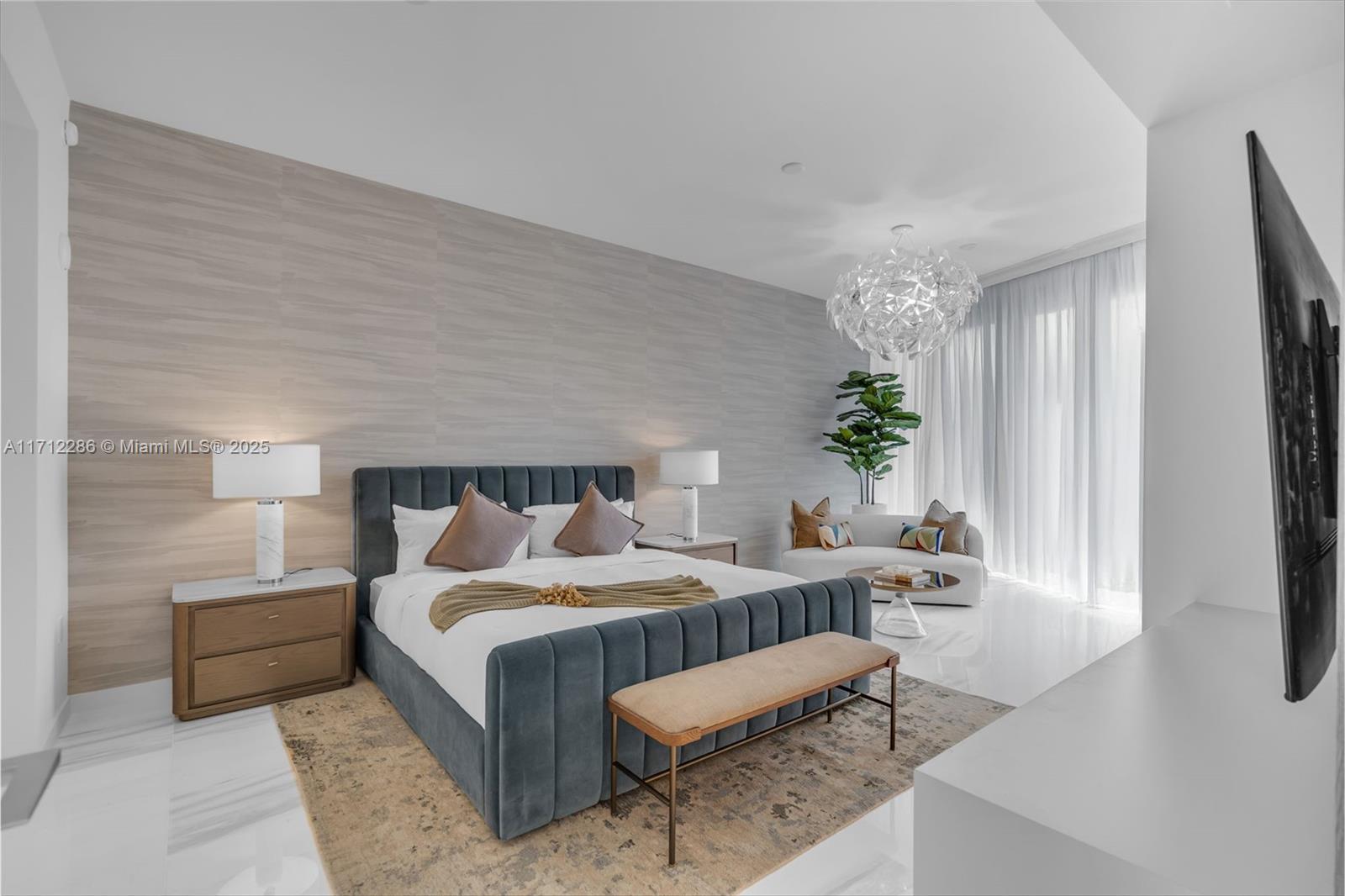 ASTON MARTIN CONDO - Residential