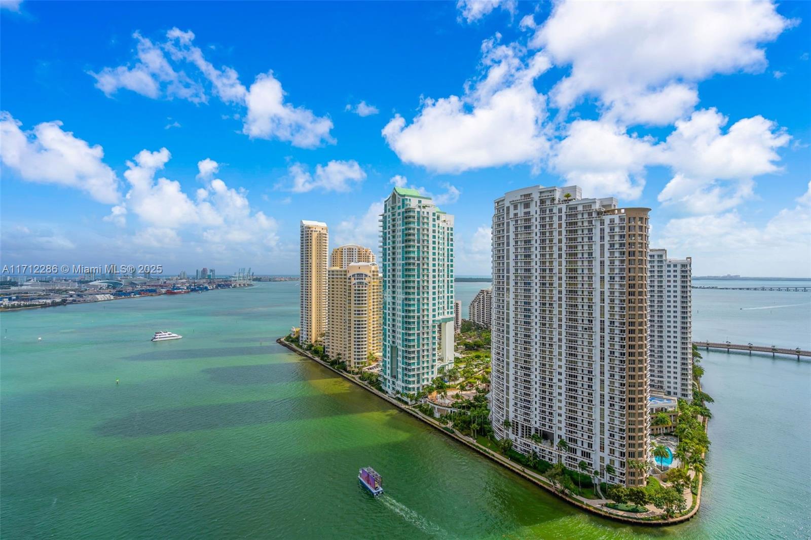 ASTON MARTIN CONDO - Residential