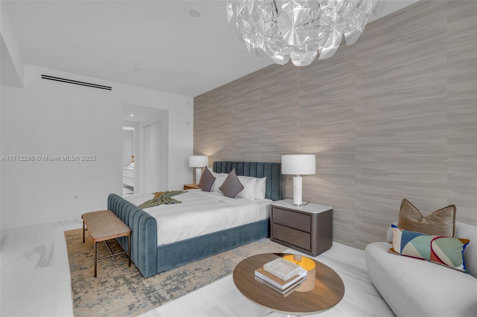ASTON MARTIN CONDO - Residential
