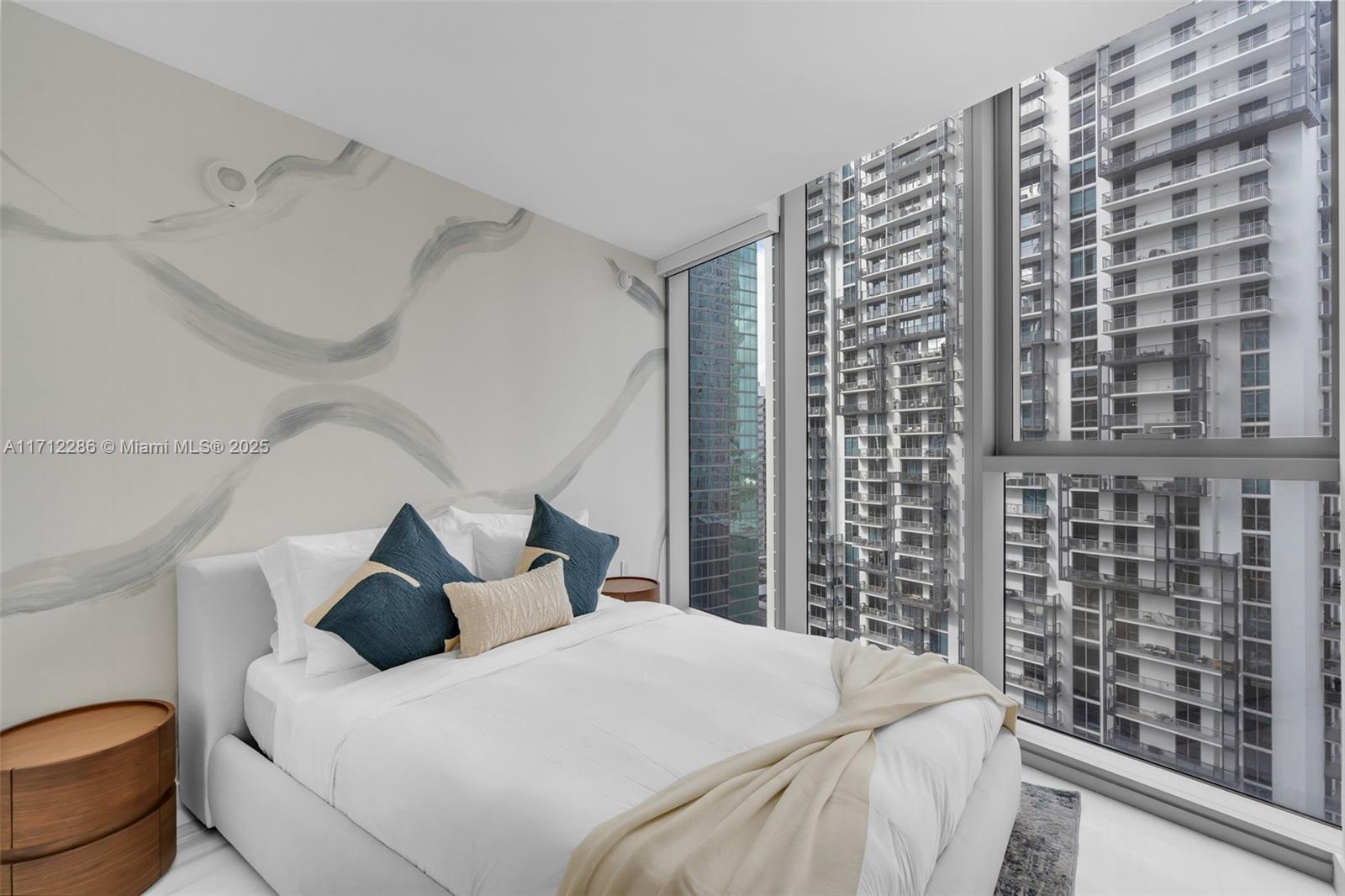 ASTON MARTIN CONDO - Residential