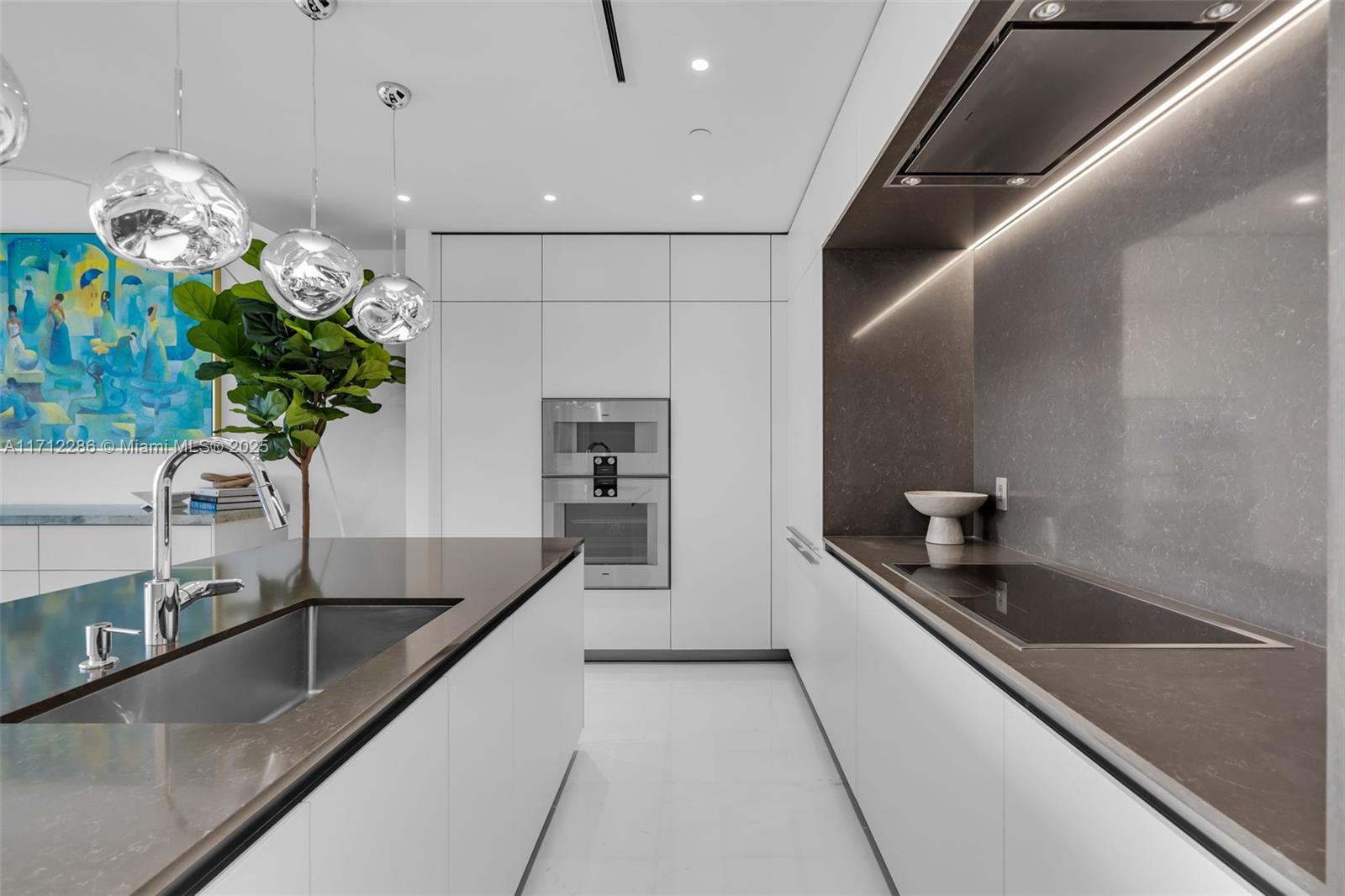 ASTON MARTIN CONDO - Residential